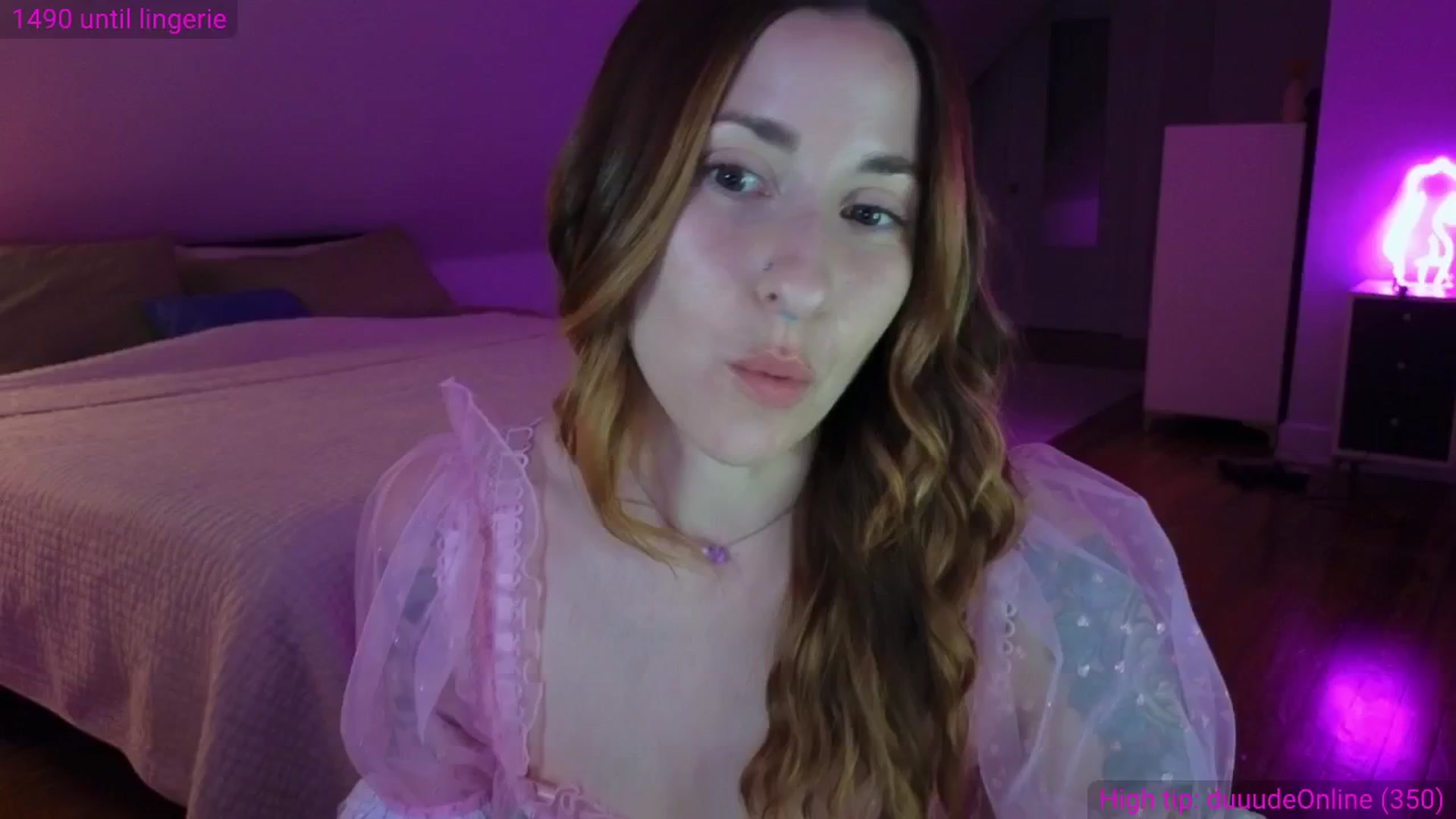 Gallery image thumbnail from PhoebeWoods's myfreecams stream on, 05/03/2024, 03:35 image 3 of 20