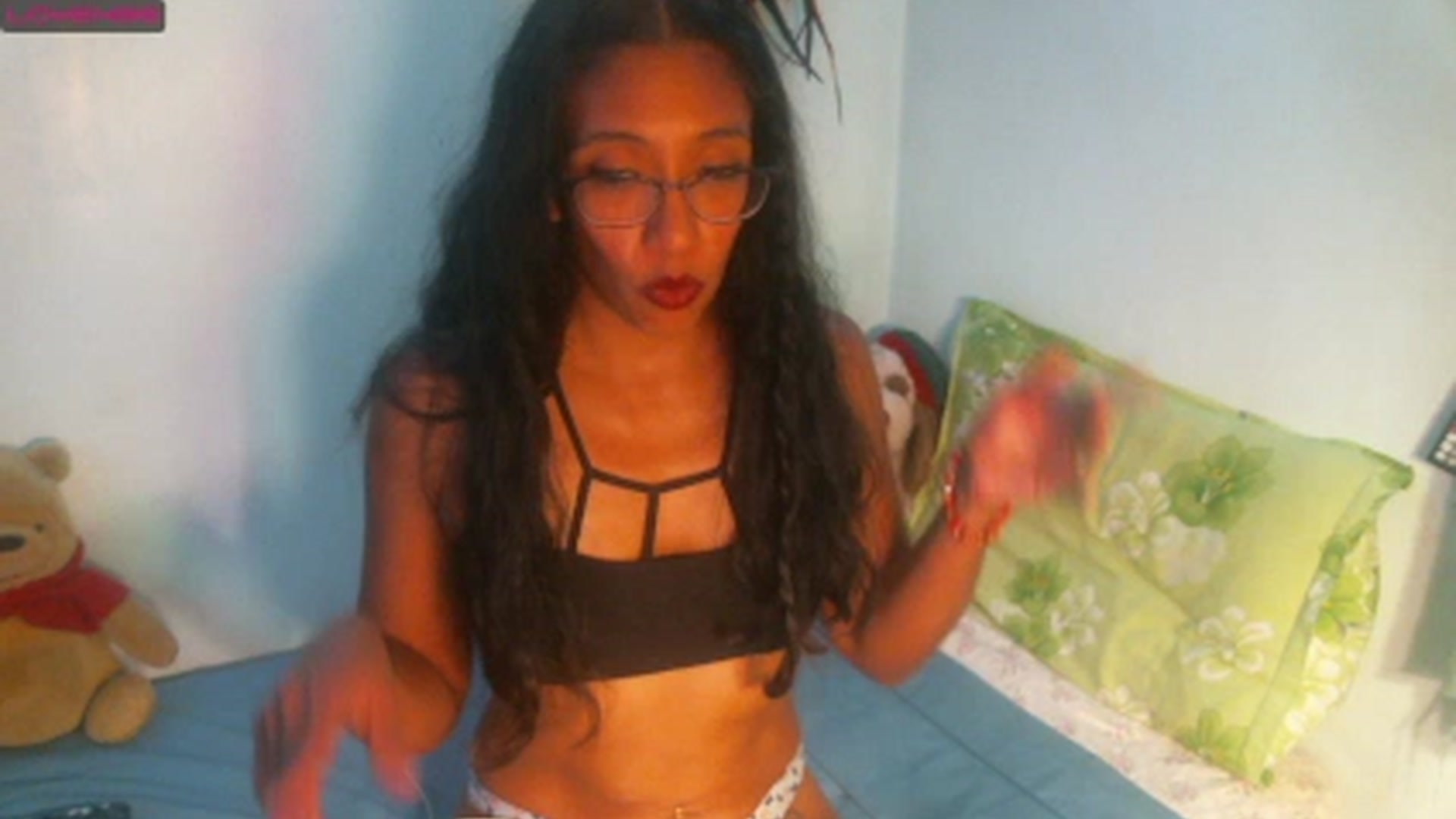 Gallery image thumbnail from PhoenixSaga's myfreecams stream on, 11/17/2022, 02:29 image 12 of 20