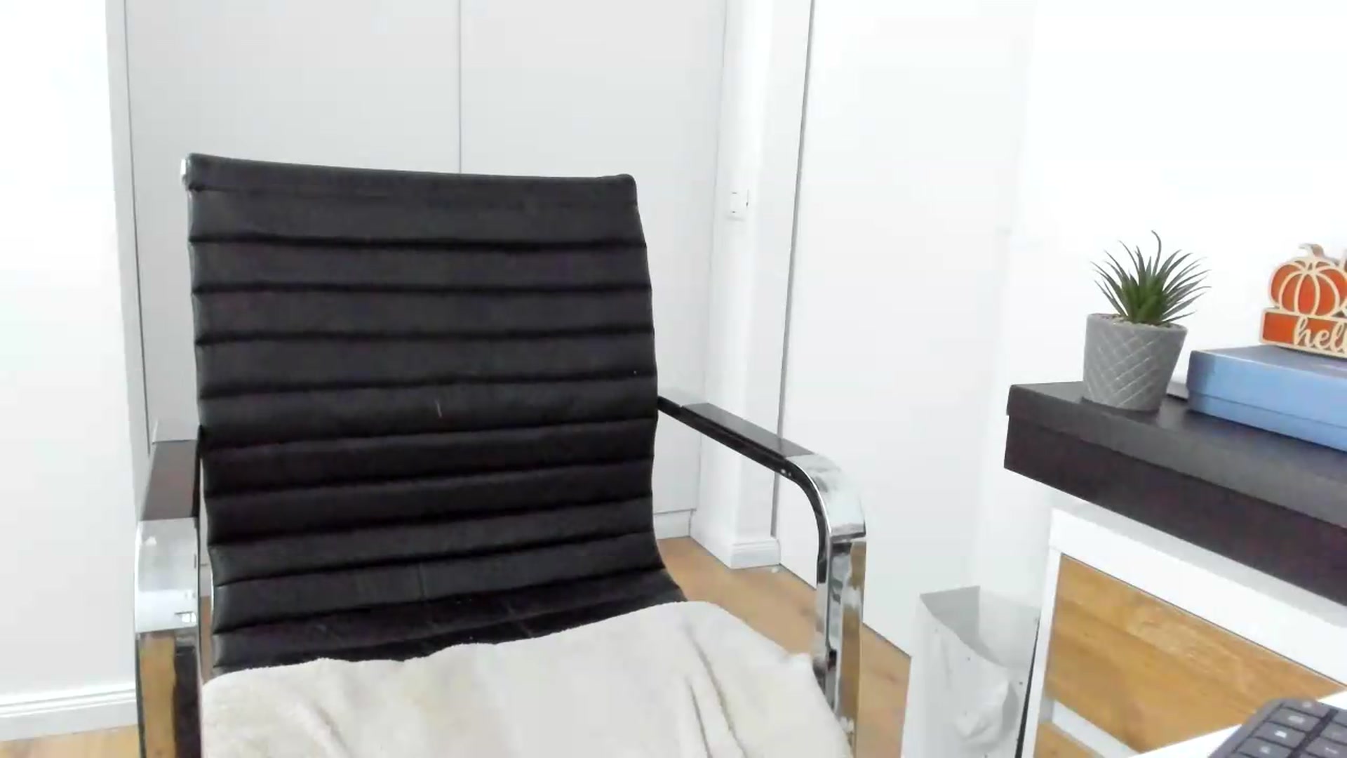 Gallery image thumbnail from Phoenixxxxx's myfreecams stream on, 09/19/2026, 02:09 image 16 of 20