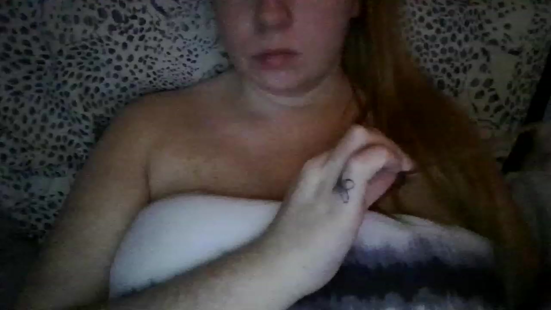 Gallery image thumbnail from Piddsmrandmrs's myfreecams stream on, 04/17/2023, 12:16 image 2 of 20