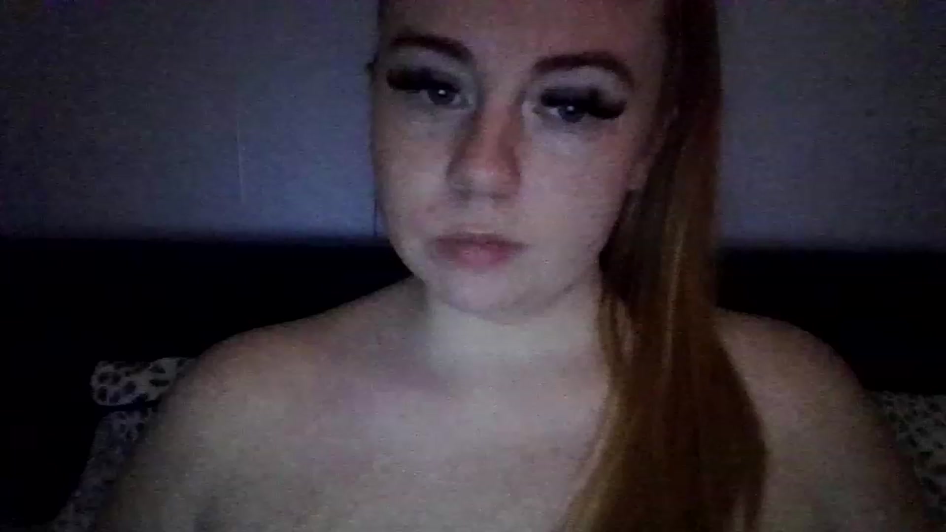 Gallery image thumbnail from Piddsmrandmrs's myfreecams stream on, 04/17/2023, 12:16 image 17 of 20