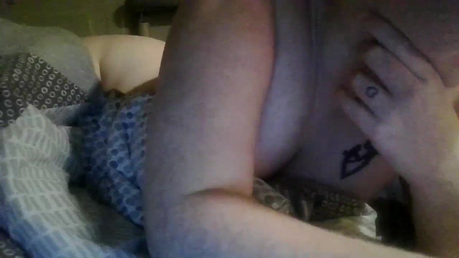 Gallery image thumbnail from Piddsmrandmrs's myfreecams stream on, 01/10/2024, 11:34 image 13 of 20