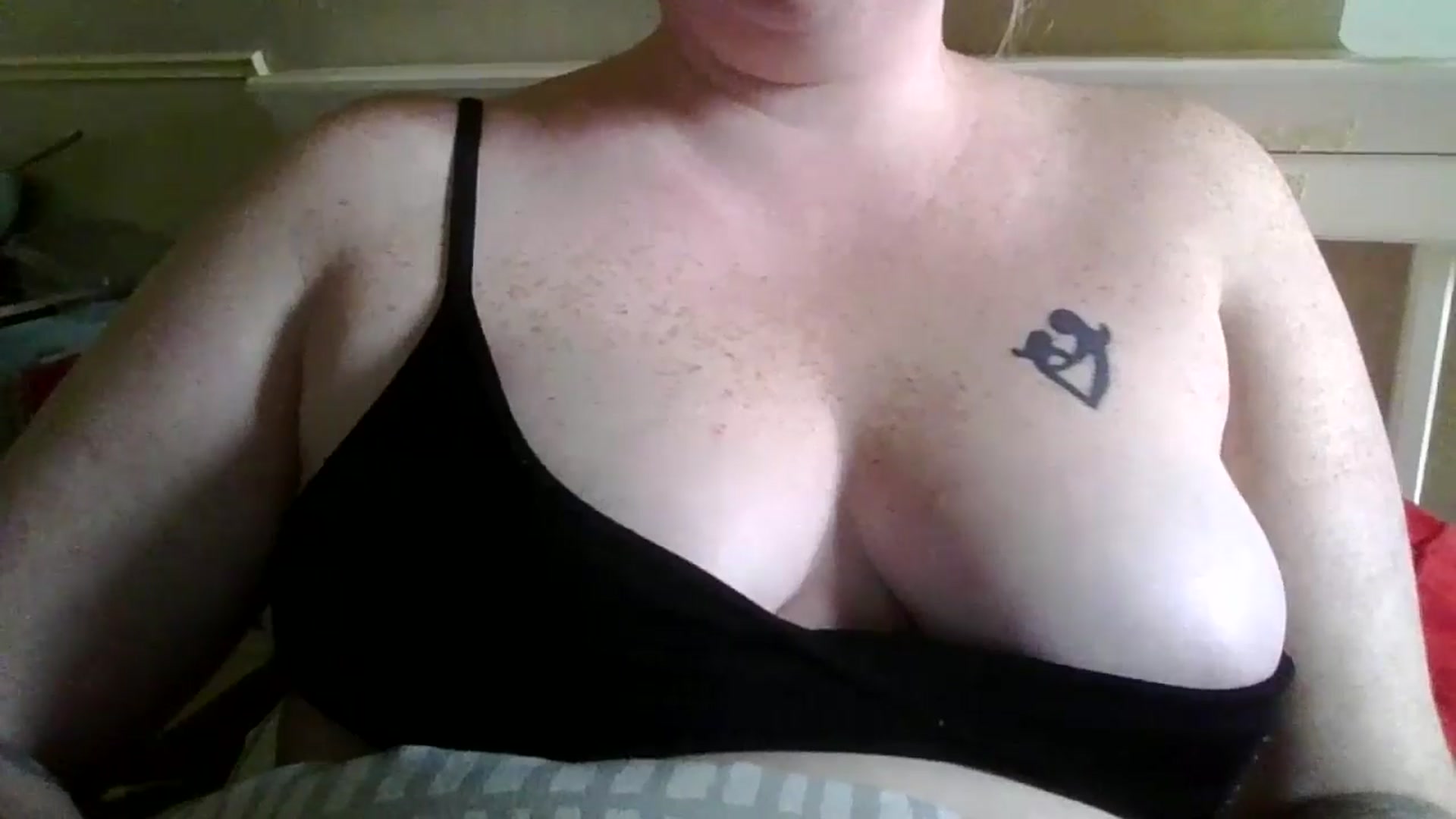 Gallery image thumbnail from Piddsmrandmrs's myfreecams stream on, 07/13/2024, 17:50 image 18 of 20