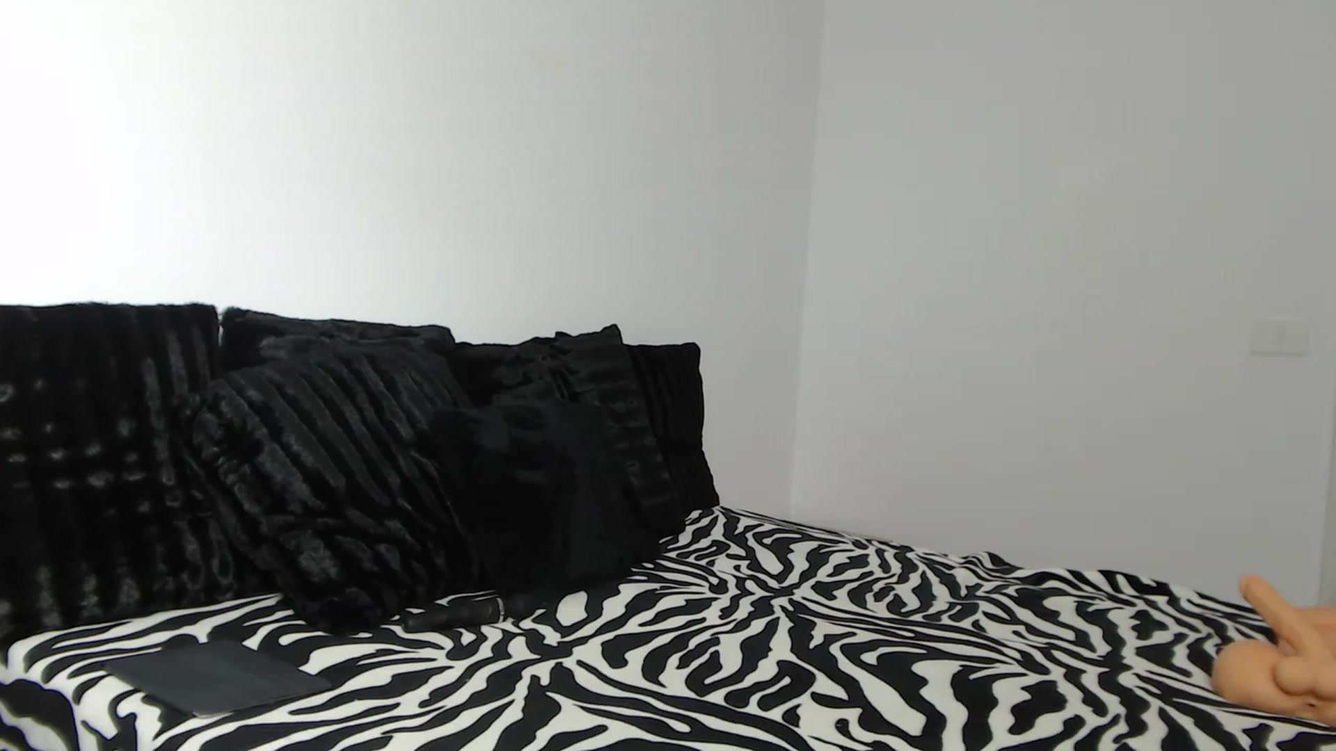 Gallery image thumbnail from PieceOfArtt's myfreecams stream on, 01/12/2024, 15:26 image 4 of 20