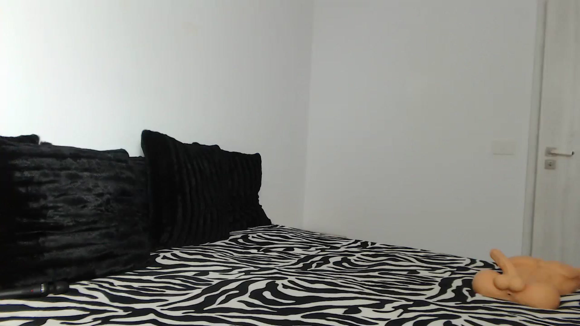 Gallery image thumbnail from PieceOfArtt's myfreecams stream on, 01/14/2024, 14:46 image 19 of 20