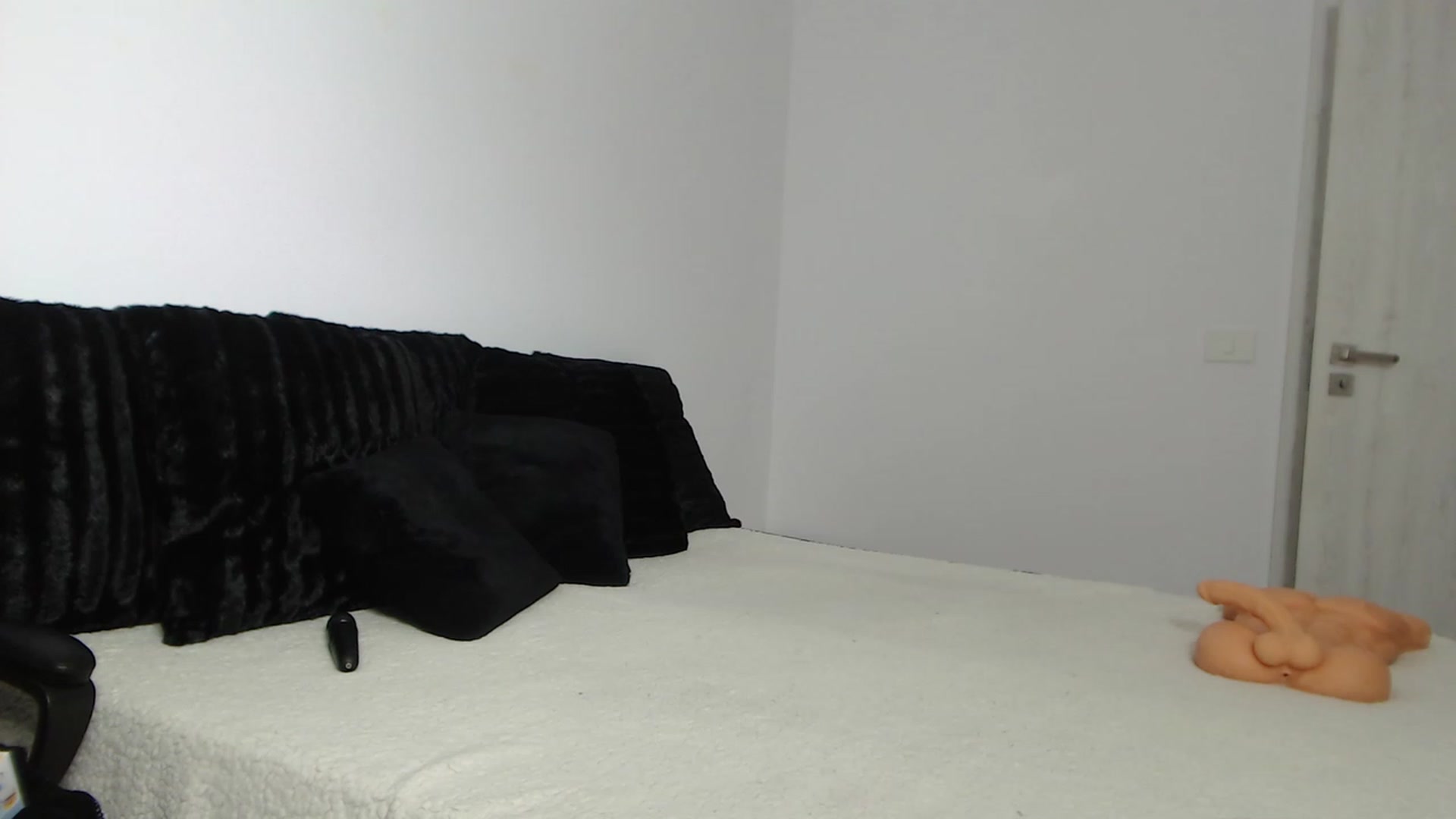 Gallery image thumbnail from PieceOfArtt's myfreecams stream on, 01/28/2024, 13:00 image 6 of 20