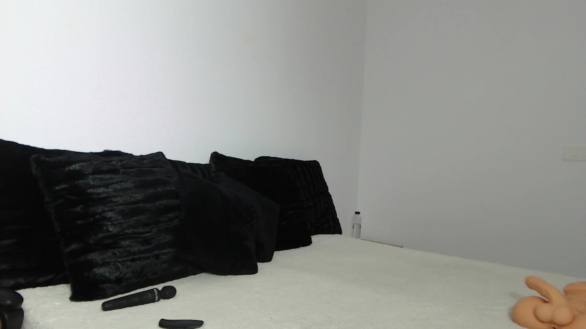 Gallery image thumbnail from PieceOfArtt's myfreecams stream on, 02/16/2024, 13:30 image 1 of 20