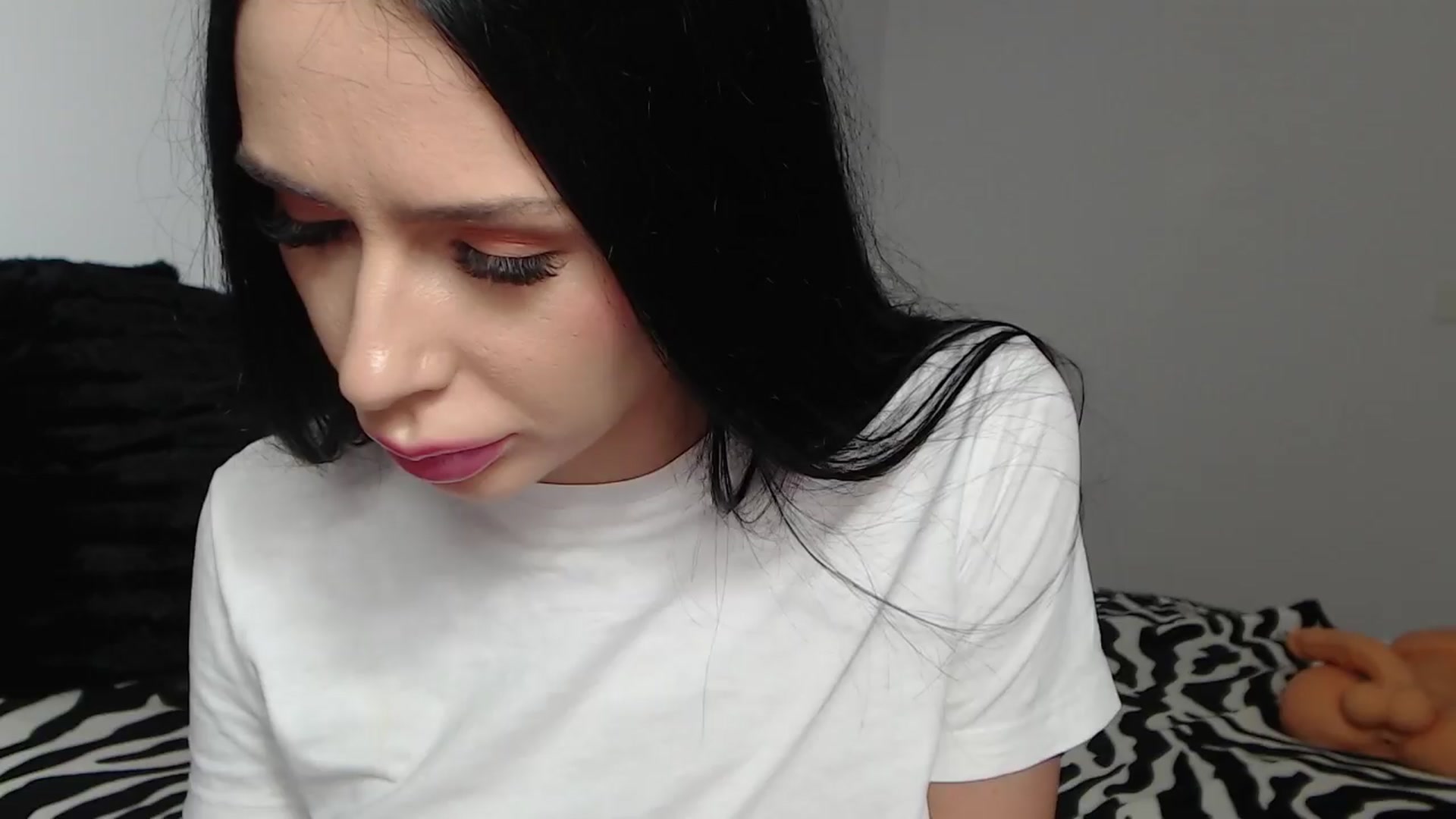 Gallery image thumbnail from PieceOfArtt's myfreecams stream on, 04/14/2024, 12:21 image 15 of 20