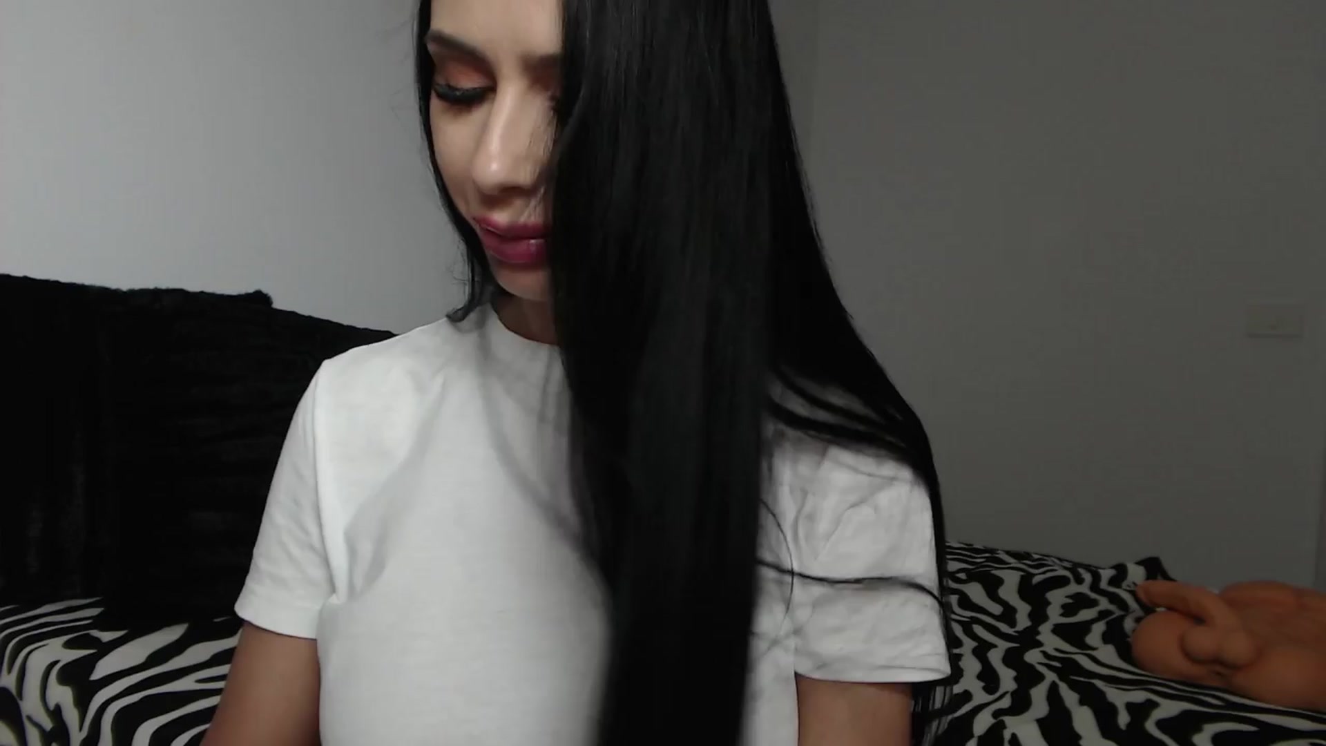 Gallery image thumbnail from PieceOfArtt's myfreecams stream on, 04/14/2024, 12:21 image 1 of 20