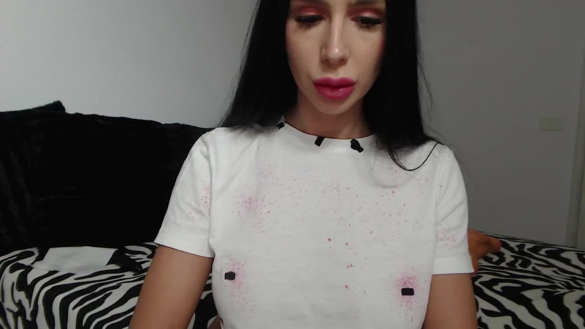 Gallery image thumbnail from PieceOfArtt's myfreecams stream on, 05/03/2024, 11:27 image 7 of 20