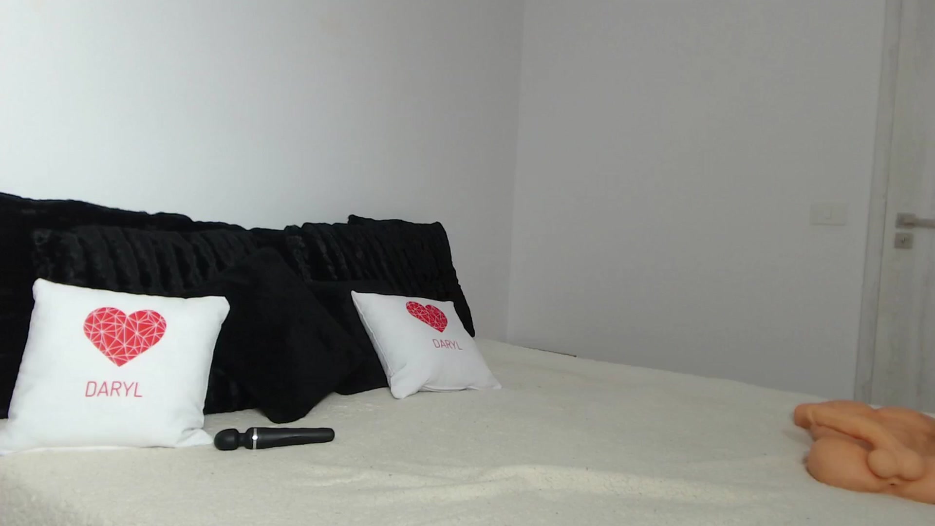 Gallery image thumbnail from PieceOfArtt's myfreecams stream on, 05/10/2024, 14:24 image 20 of 20