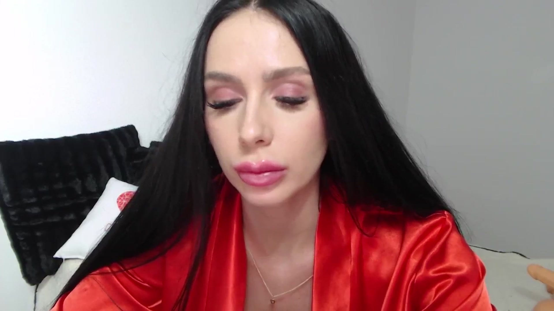Gallery image thumbnail from PieceOfArtt's myfreecams stream on, 05/18/2024, 15:25 image 10 of 20
