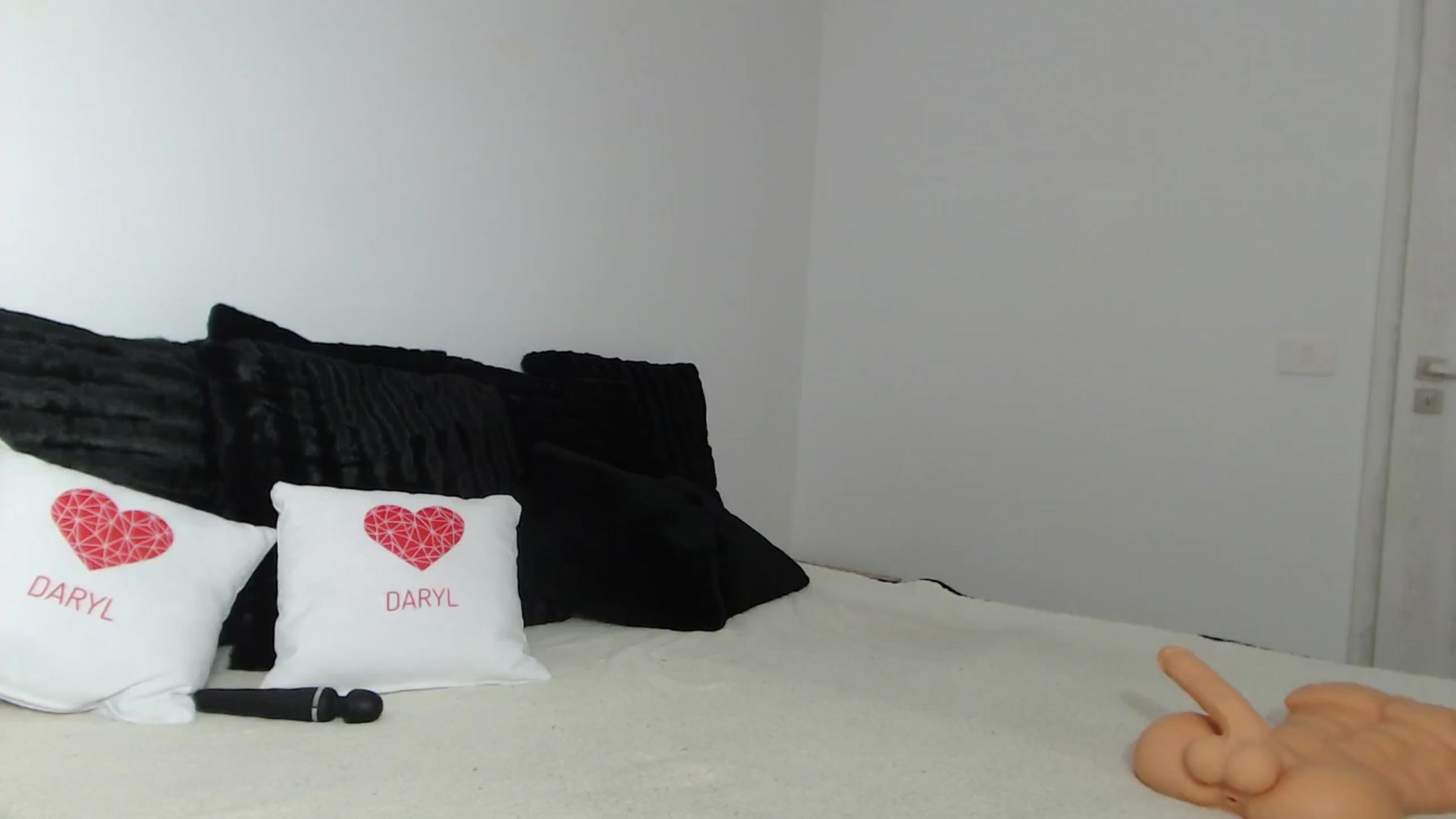 Gallery image thumbnail from PieceOfArtt's myfreecams stream on, 05/23/2024, 10:26 image 14 of 20