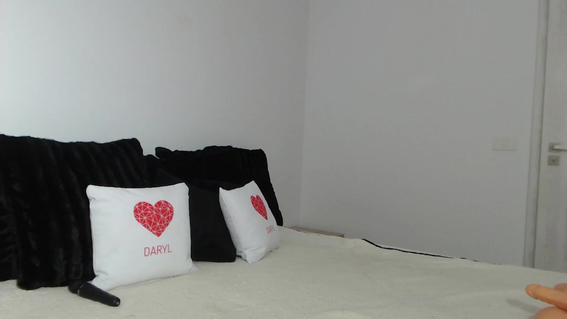 Gallery image thumbnail from PieceOfArtt's myfreecams stream on, 05/30/2024, 10:12 image 20 of 20