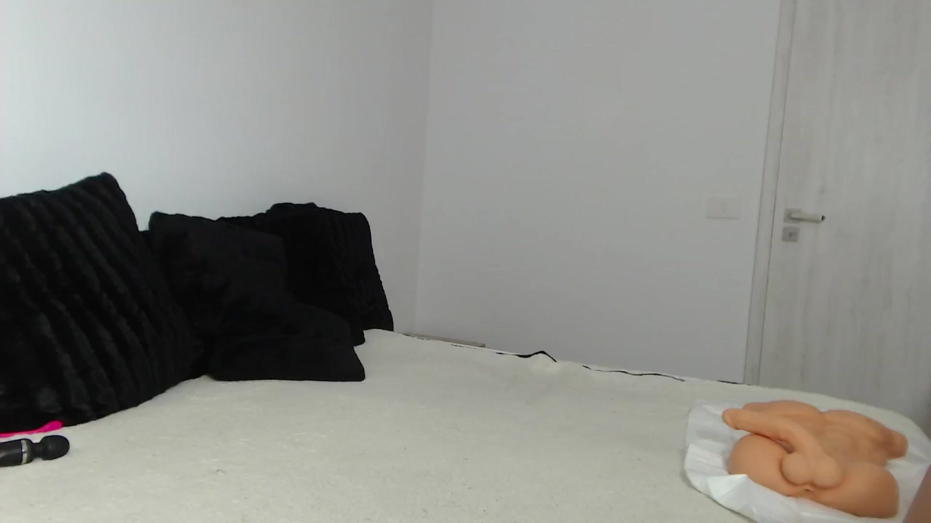 Gallery image thumbnail from PieceOfArtt's myfreecams stream on, 05/30/2024, 13:37 image 19 of 20