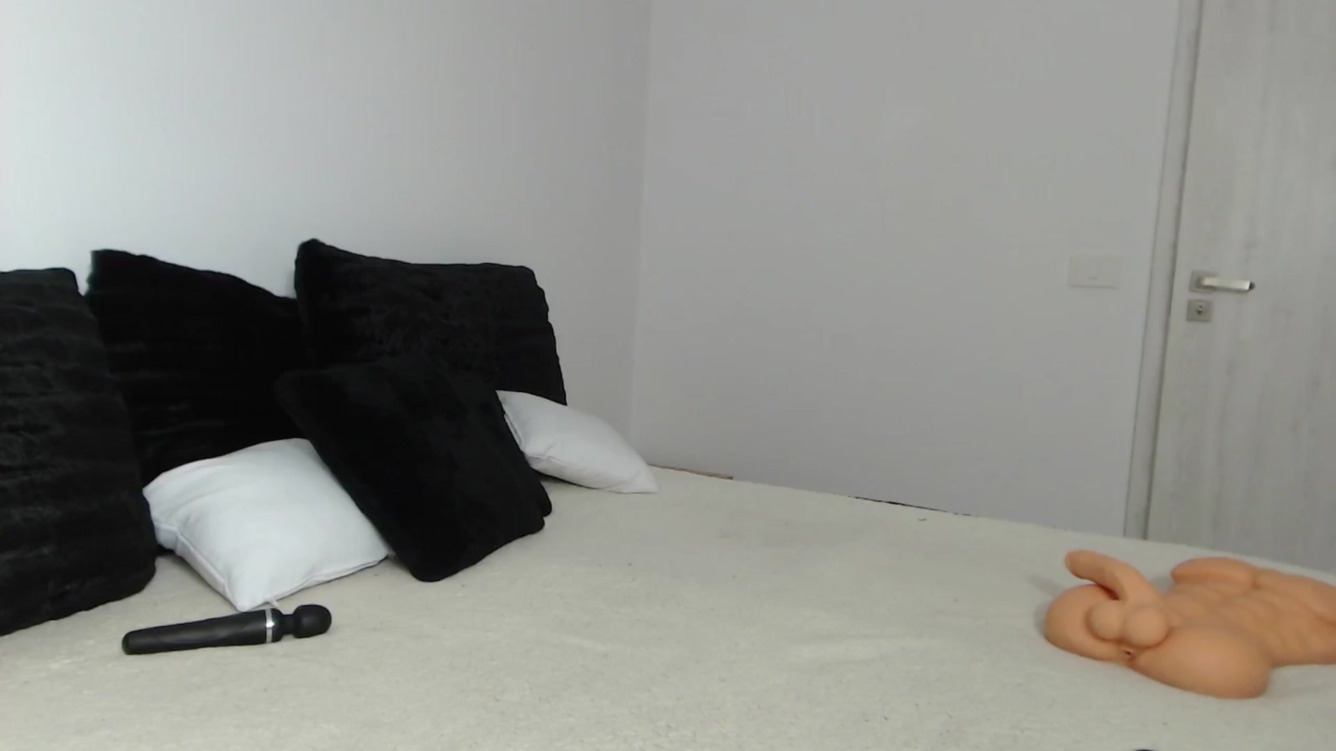 Gallery image thumbnail from PieceOfArtt's myfreecams stream on, 06/03/2024, 10:27 image 4 of 20