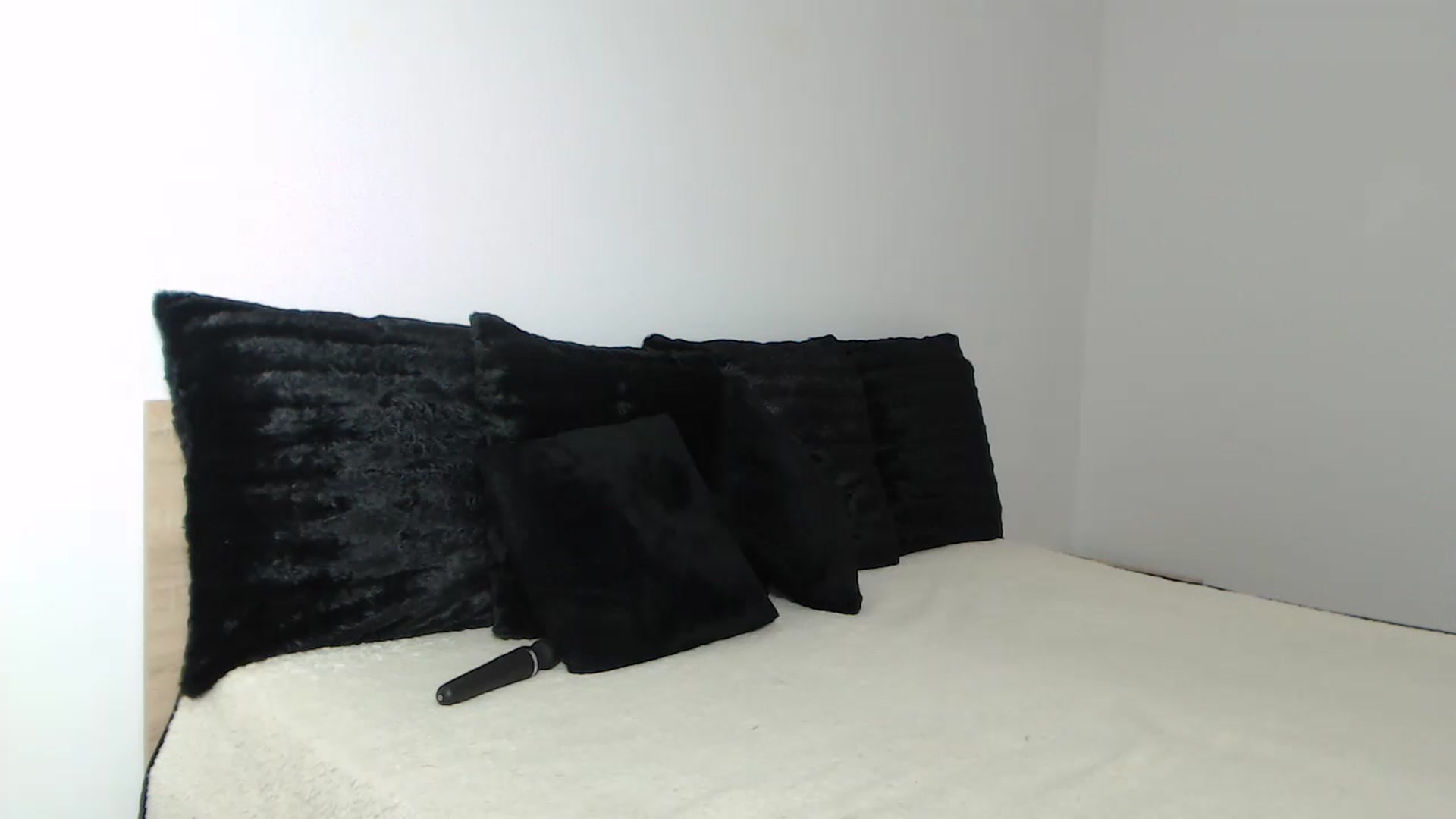 Gallery image thumbnail from PieceOfArtt's myfreecams stream on, 07/19/2024, 11:41 image 8 of 20