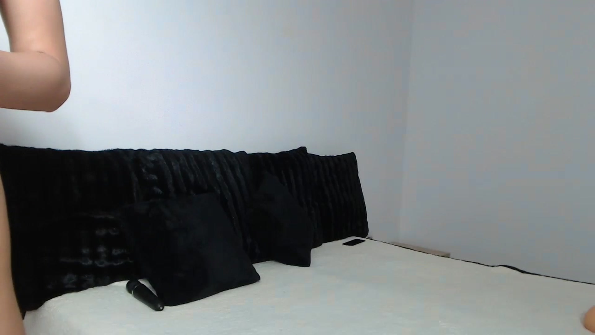 Gallery image thumbnail from PieceOfArtt's myfreecams stream on, 07/24/2024, 14:49 image 2 of 20