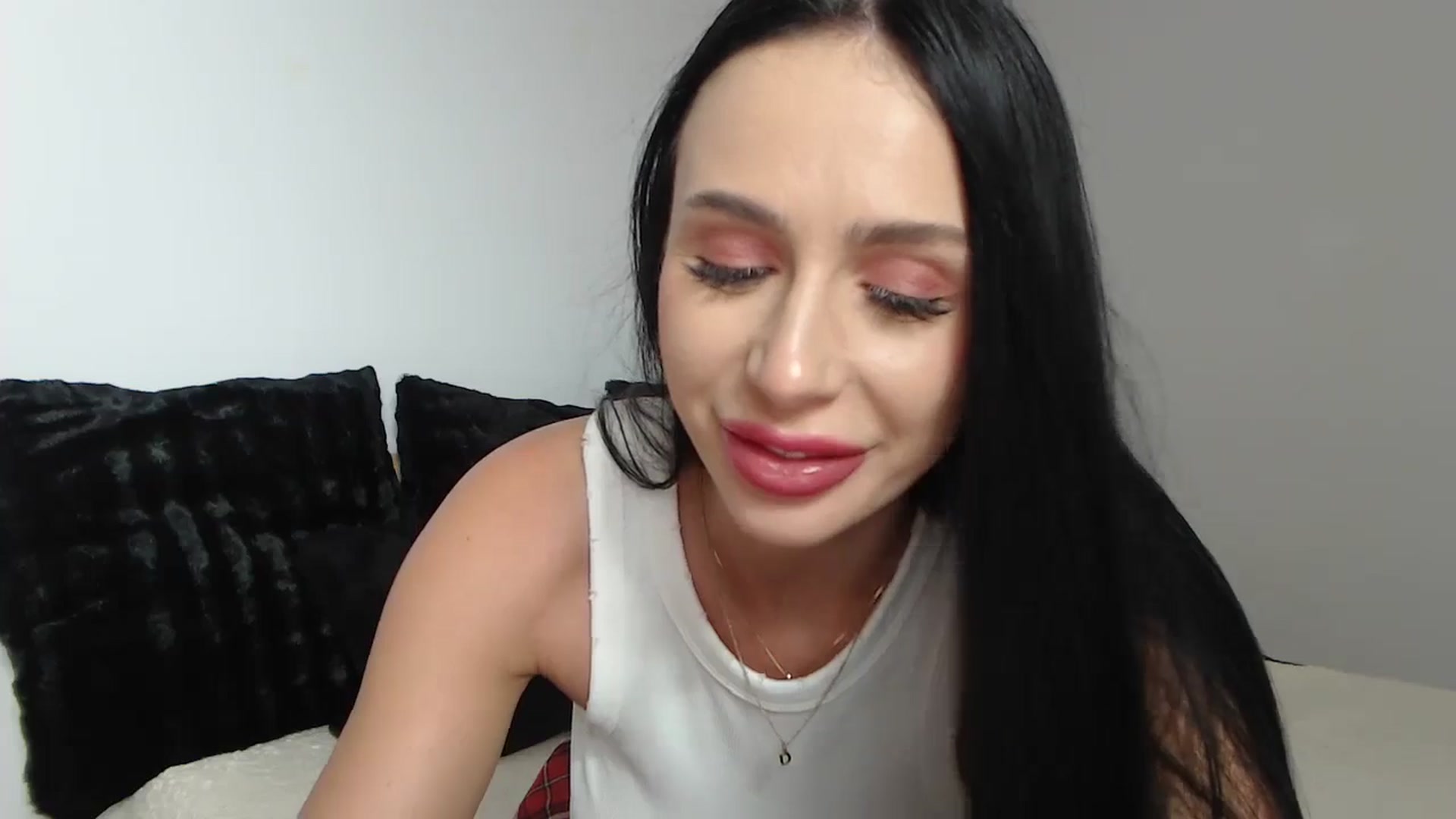 Gallery image thumbnail from PieceOfArtt's myfreecams stream on, 08/01/2024, 14:05 image 2 of 20