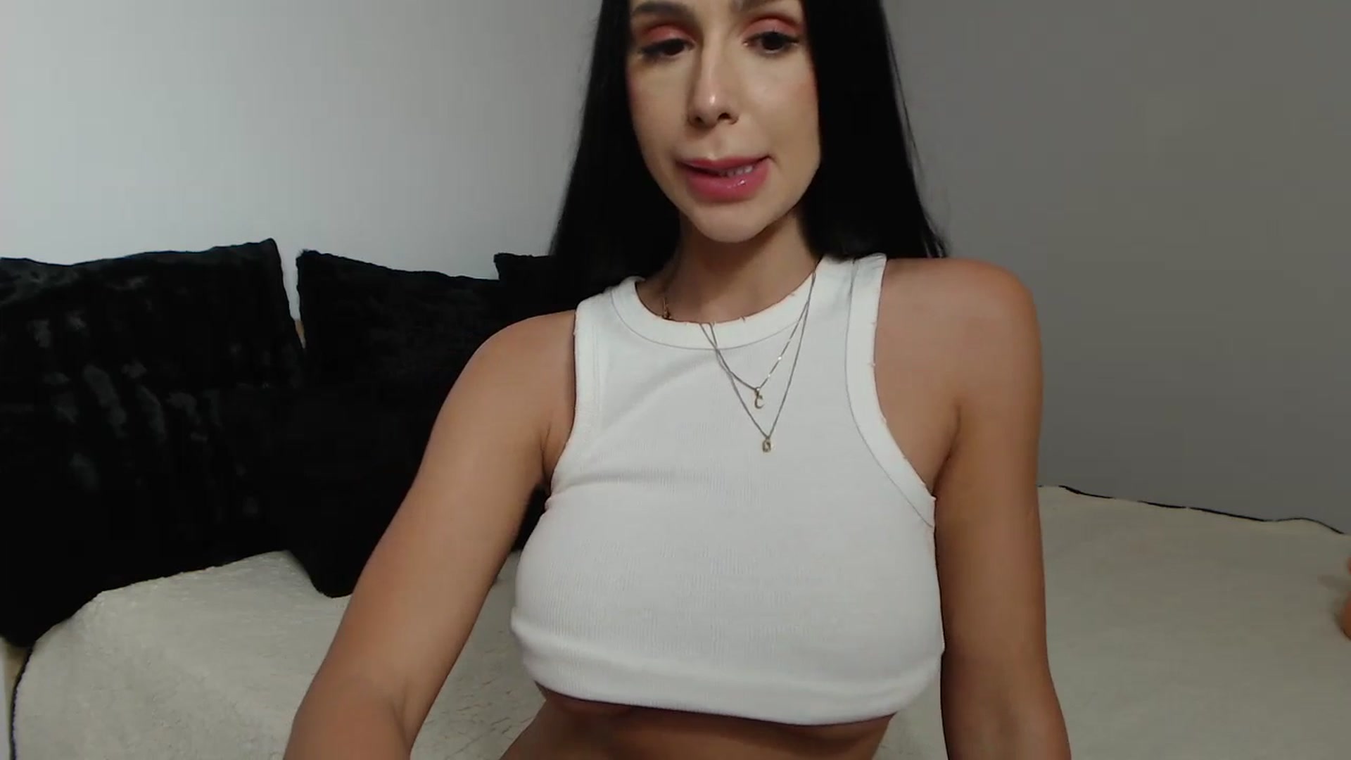 Gallery image thumbnail from PieceOfArtt's myfreecams stream on, 08/01/2024, 14:05 image 16 of 20