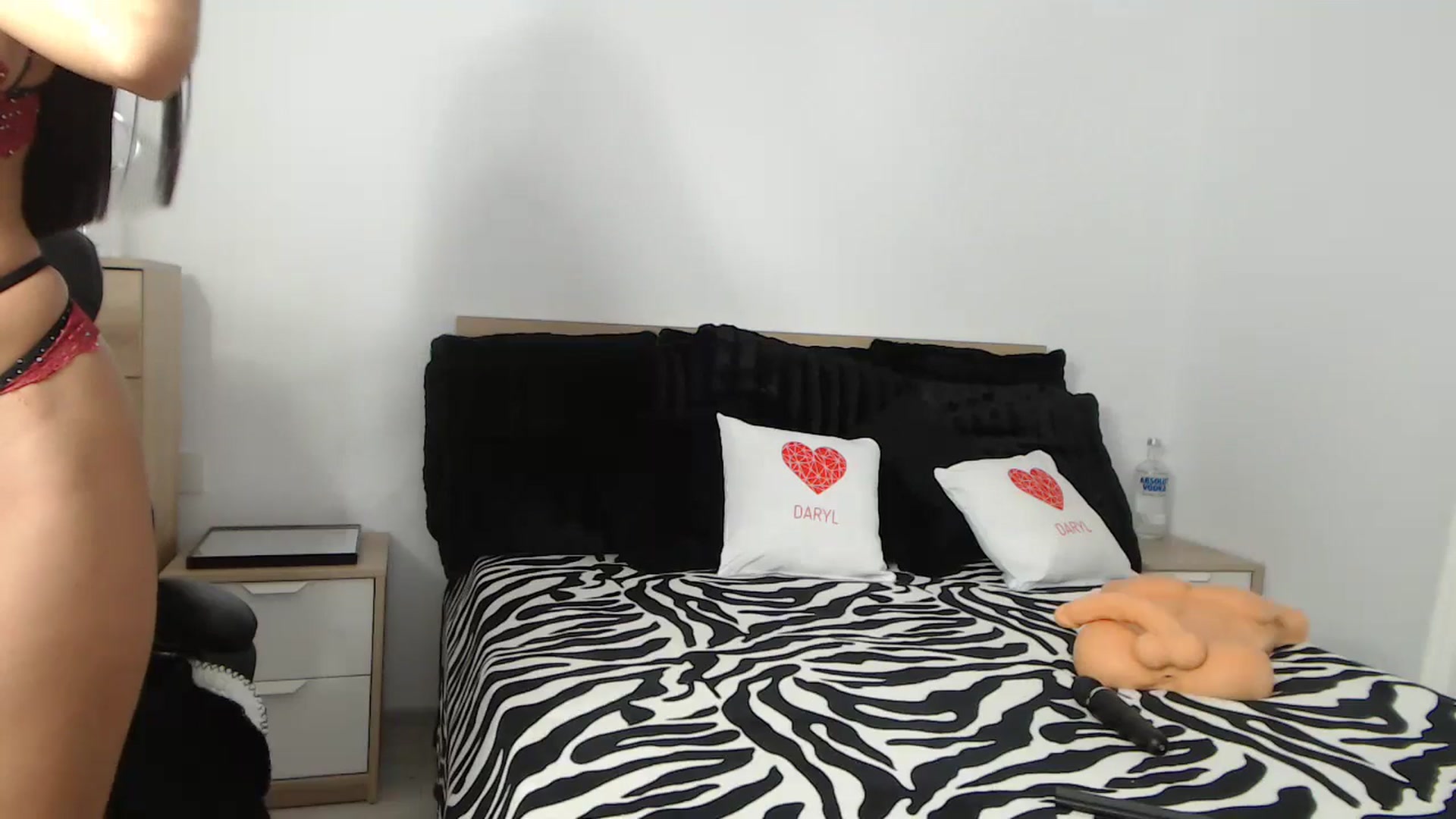 Gallery image thumbnail from PieceOfArtt's myfreecams stream on, 08/07/2024, 11:02 image 2 of 20
