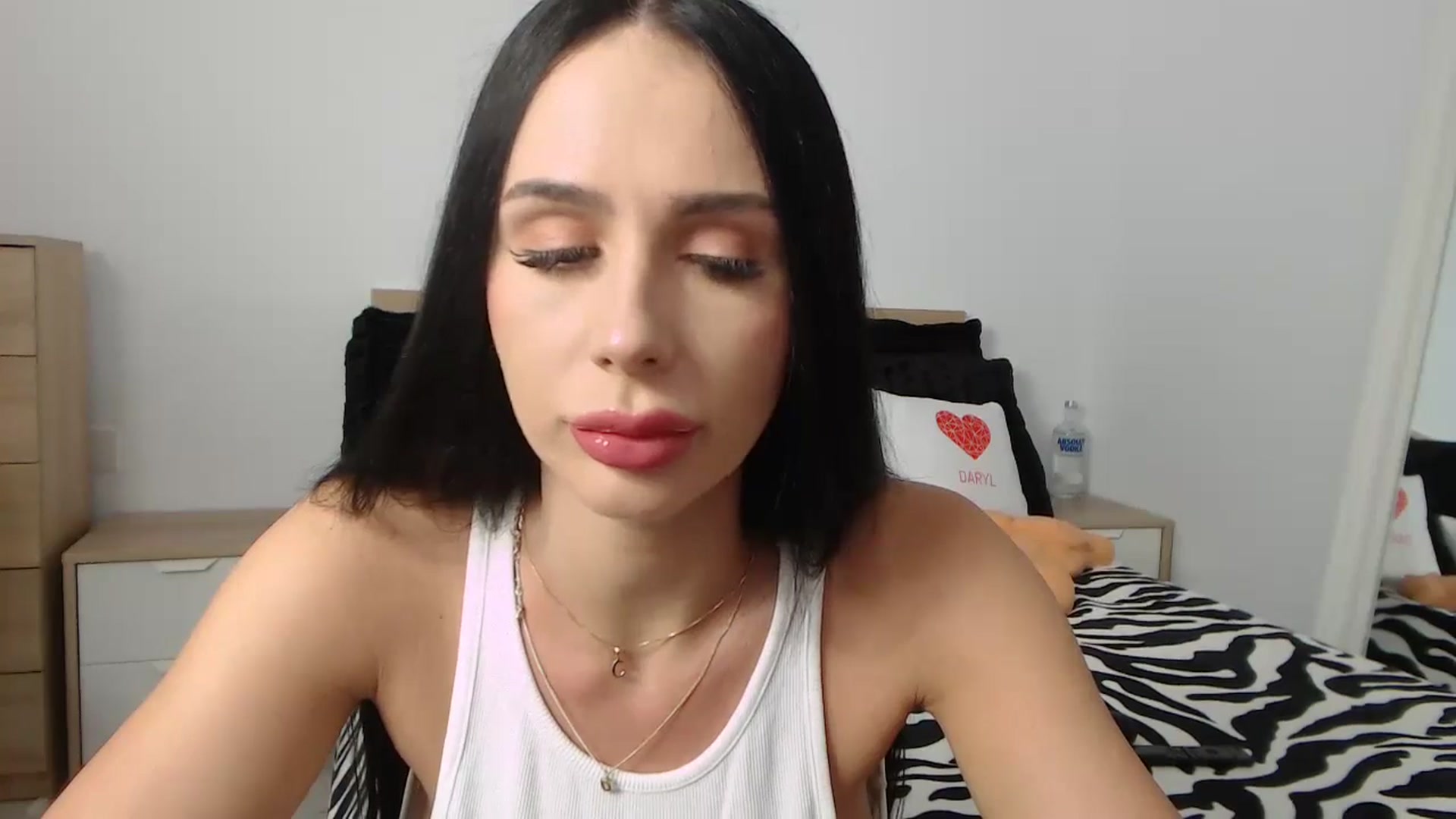 Gallery image thumbnail from PieceOfArtt's myfreecams stream on, 08/12/2024, 13:25 image 2 of 20