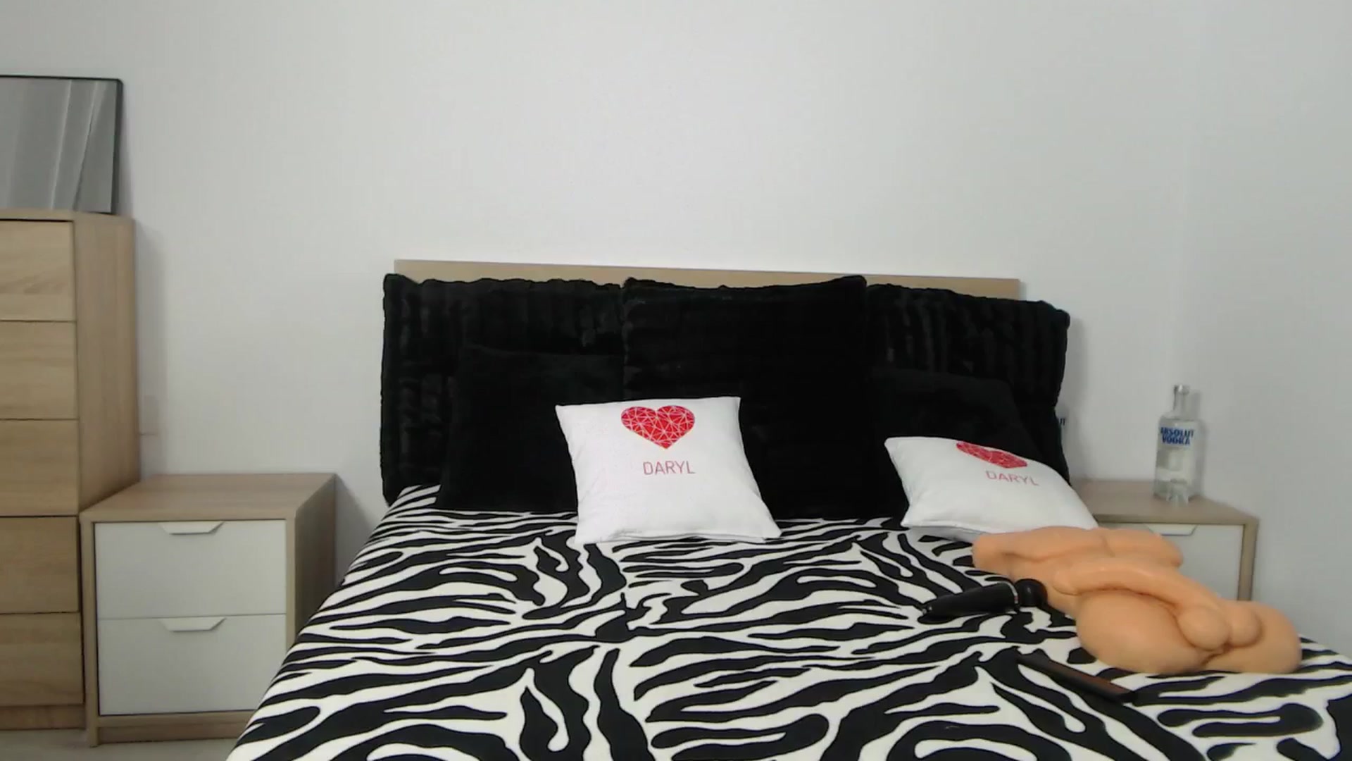 Gallery image thumbnail from PieceOfArtt's myfreecams stream on, 09/30/2024, 16:38 image 3 of 20