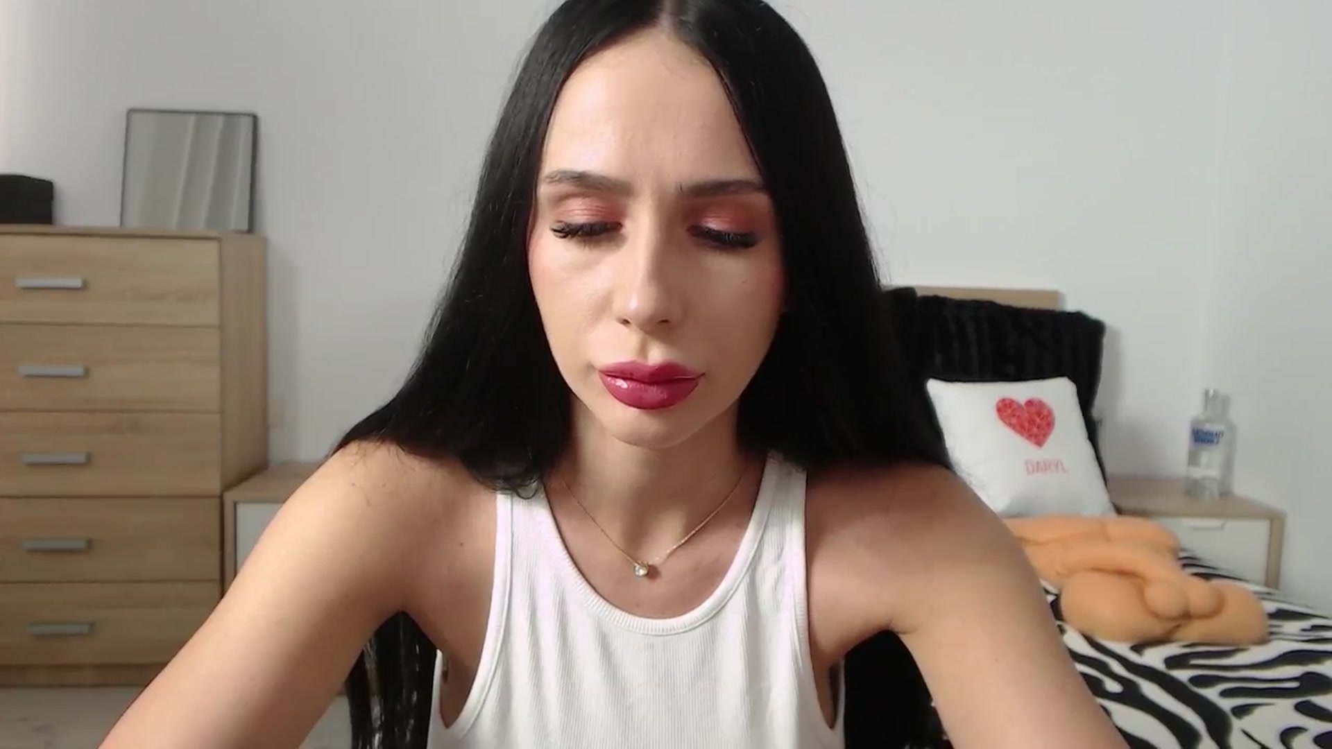 Gallery image thumbnail from PieceOfArtt's myfreecams stream on, 10/09/2024, 10:59 image 19 of 20