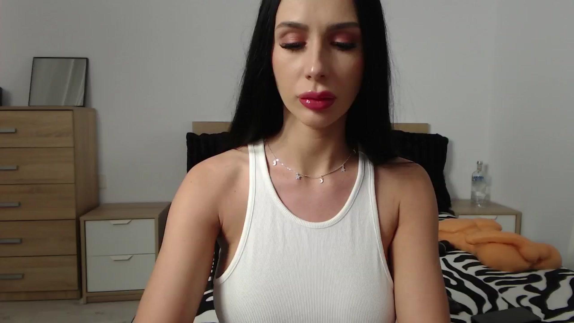 Gallery image thumbnail from PieceOfArtt's myfreecams stream on, 10/23/2024, 12:59 image 4 of 20
