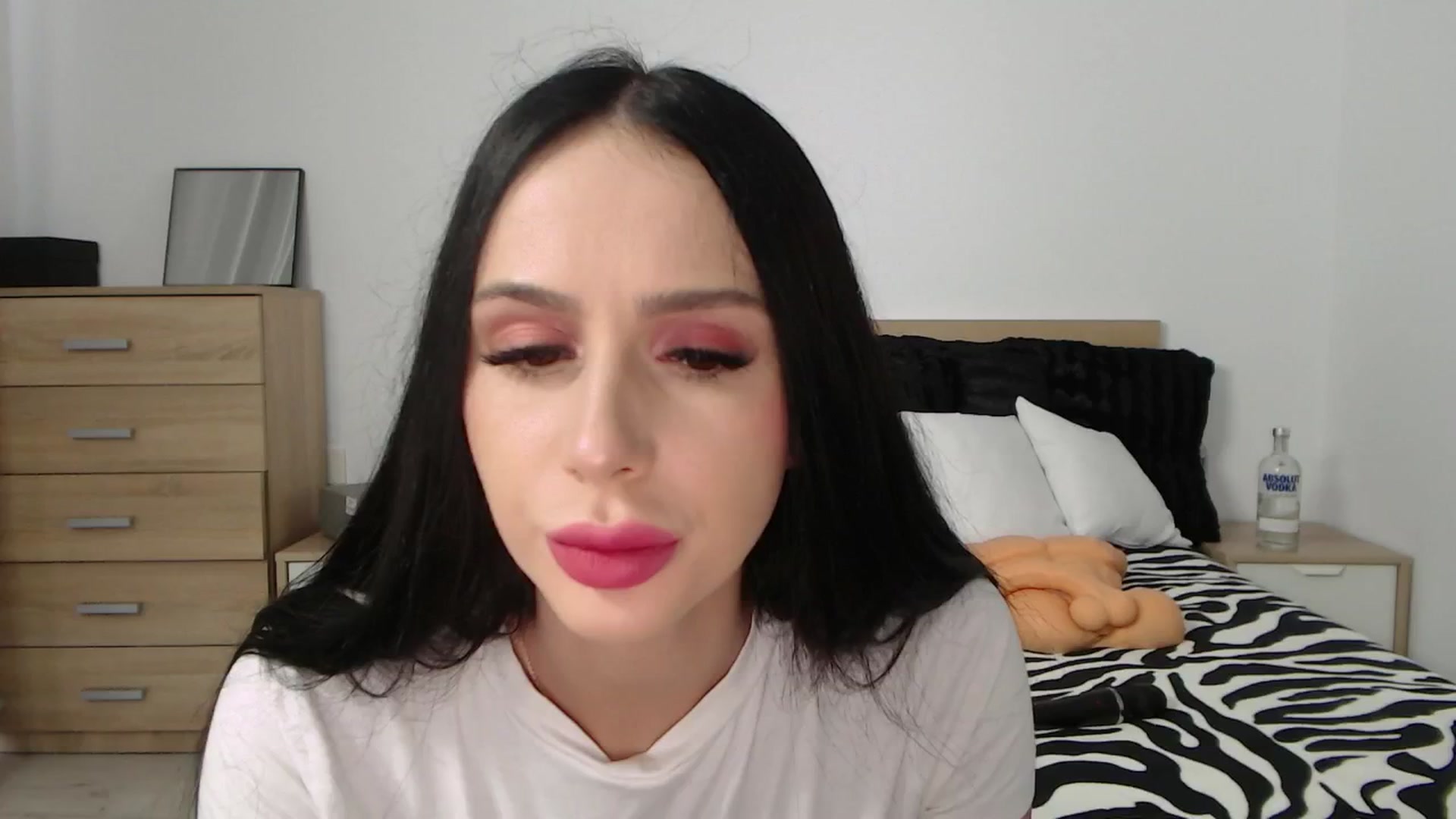Gallery image thumbnail from PieceOfArtt's myfreecams stream on, 10/28/2024, 13:14 image 9 of 20