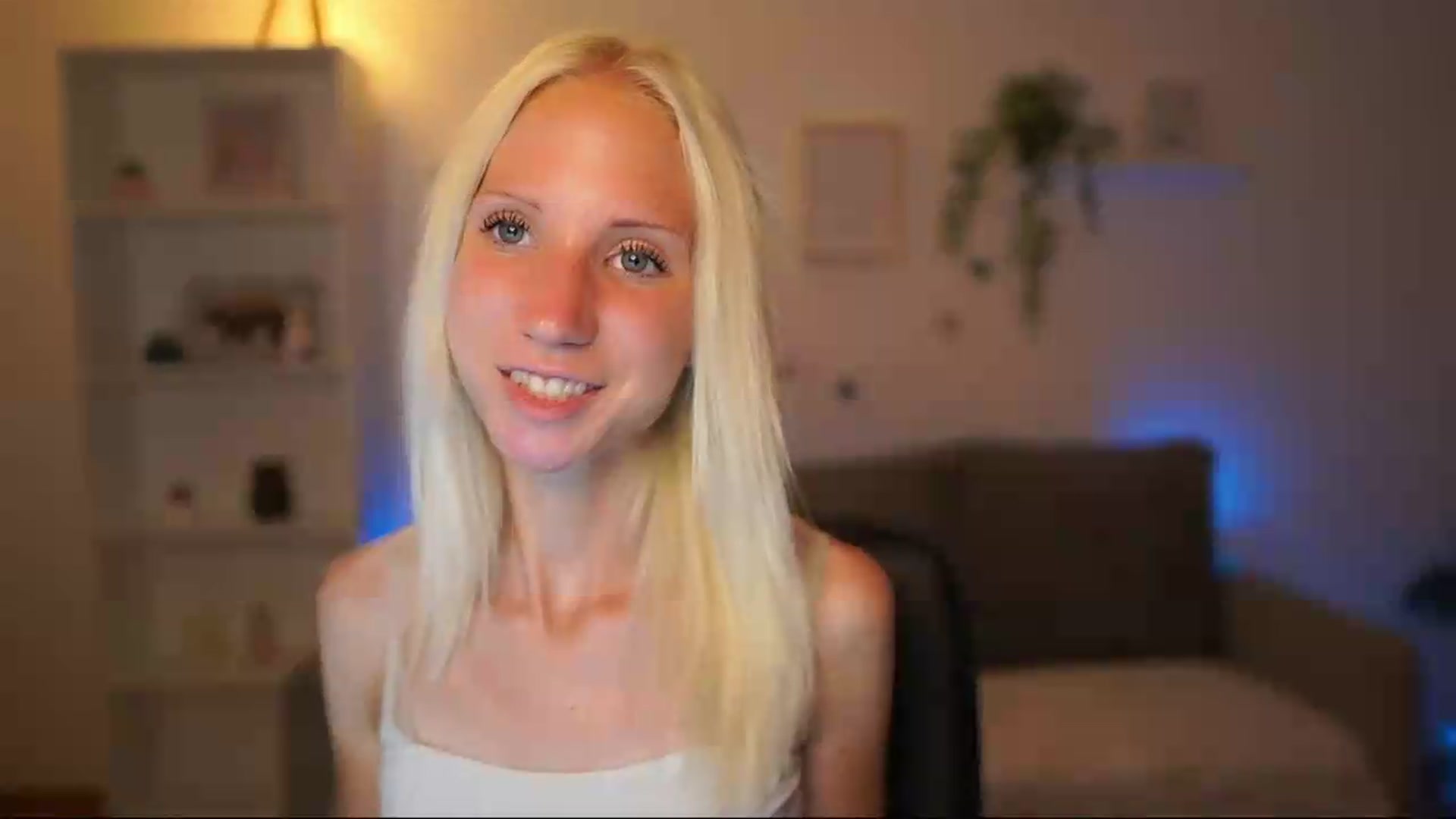Gallery image thumbnail from PierrePerri's myfreecams stream on, 07/16/2026, 18:38 image 16 of 20