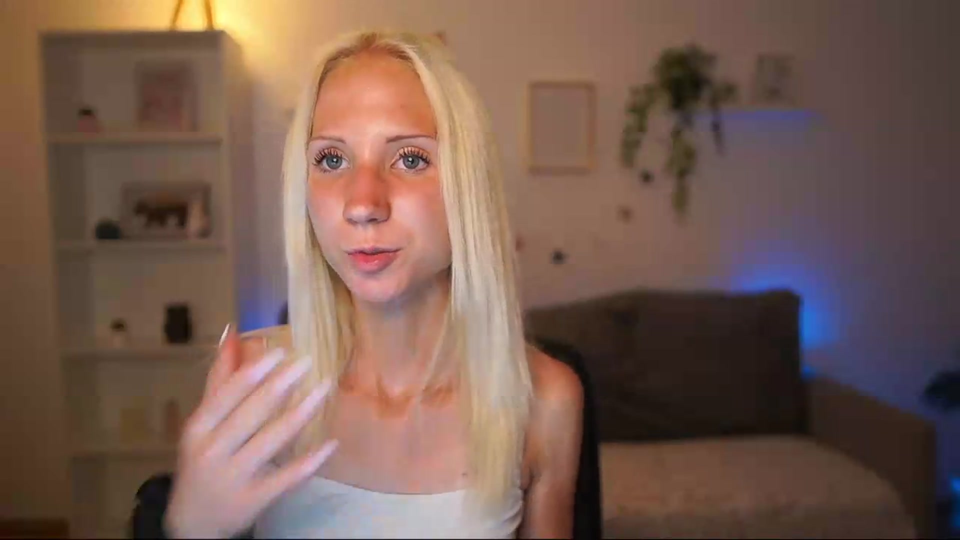 Gallery image thumbnail from PierrePerri's myfreecams stream on, 07/16/2026, 21:13 image 11 of 20