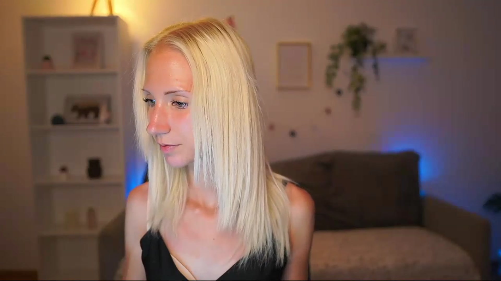 Gallery image thumbnail from PierrePerri's myfreecams stream on, 07/17/2026, 22:25 image 14 of 20