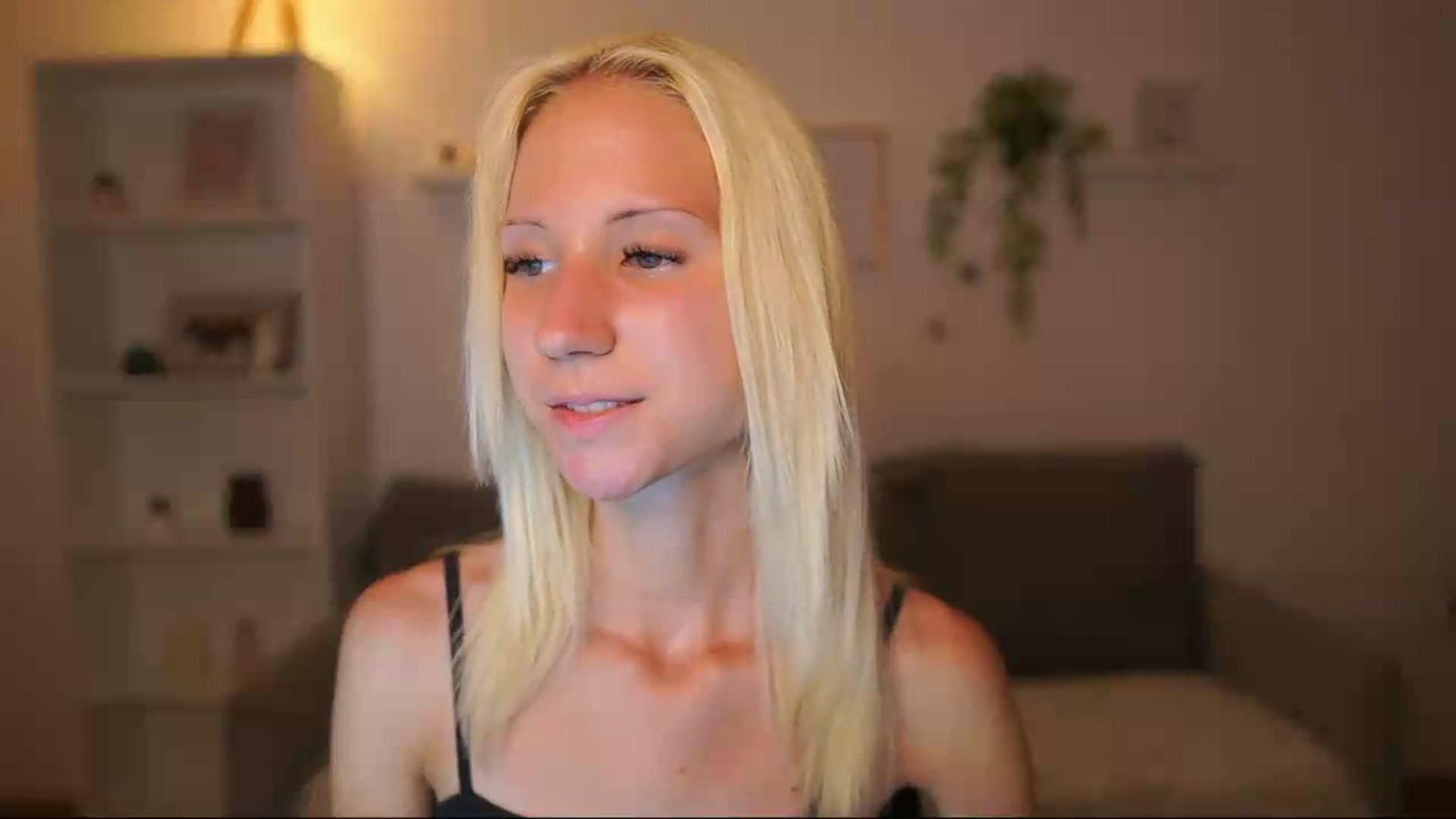 Gallery image thumbnail from PierrePerri's myfreecams stream on, 07/31/2026, 21:05 image 16 of 20
