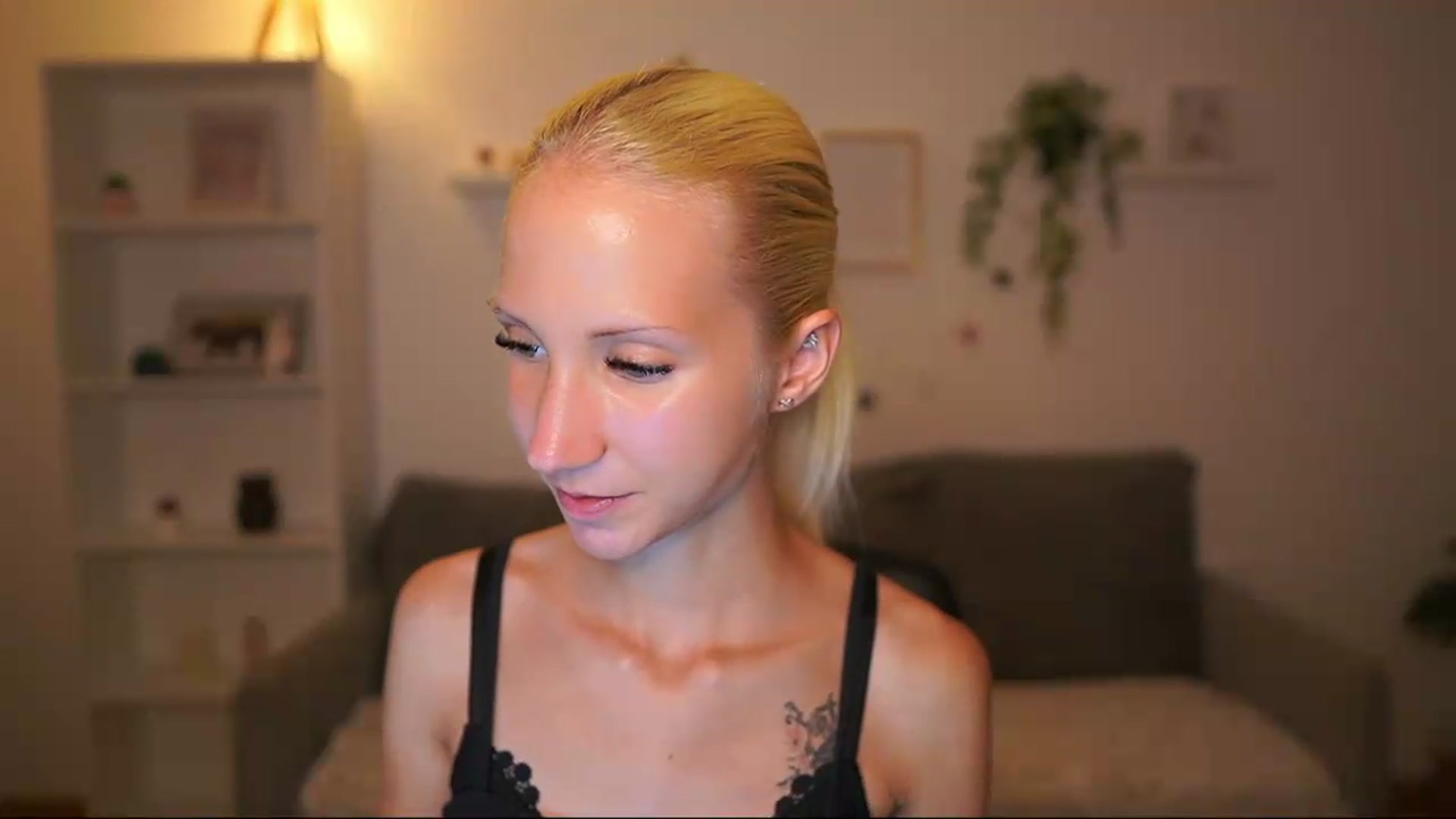 Gallery image thumbnail from PierrePerri's myfreecams stream on, 08/04/2026, 21:15 image 13 of 20