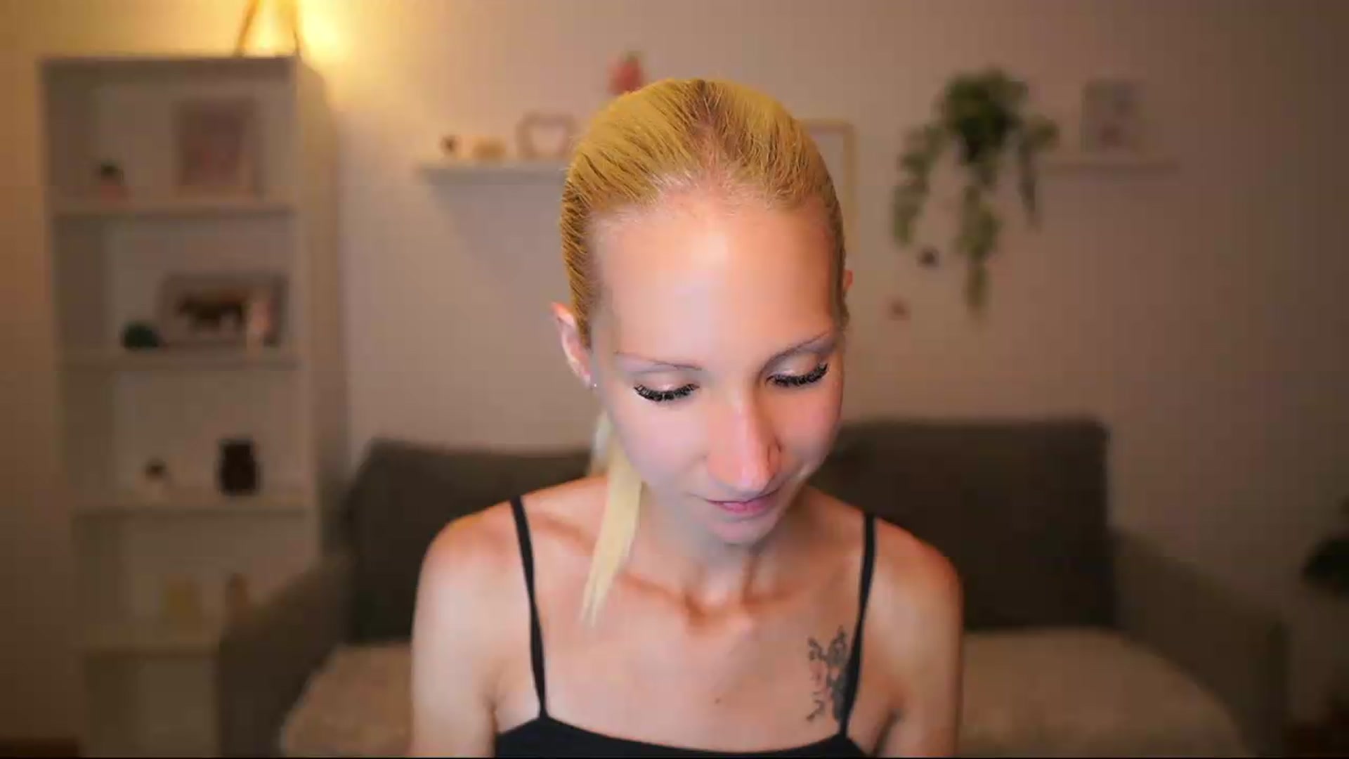 Gallery image thumbnail from PierrePerri's myfreecams stream on, 08/04/2026, 22:30 image 14 of 20
