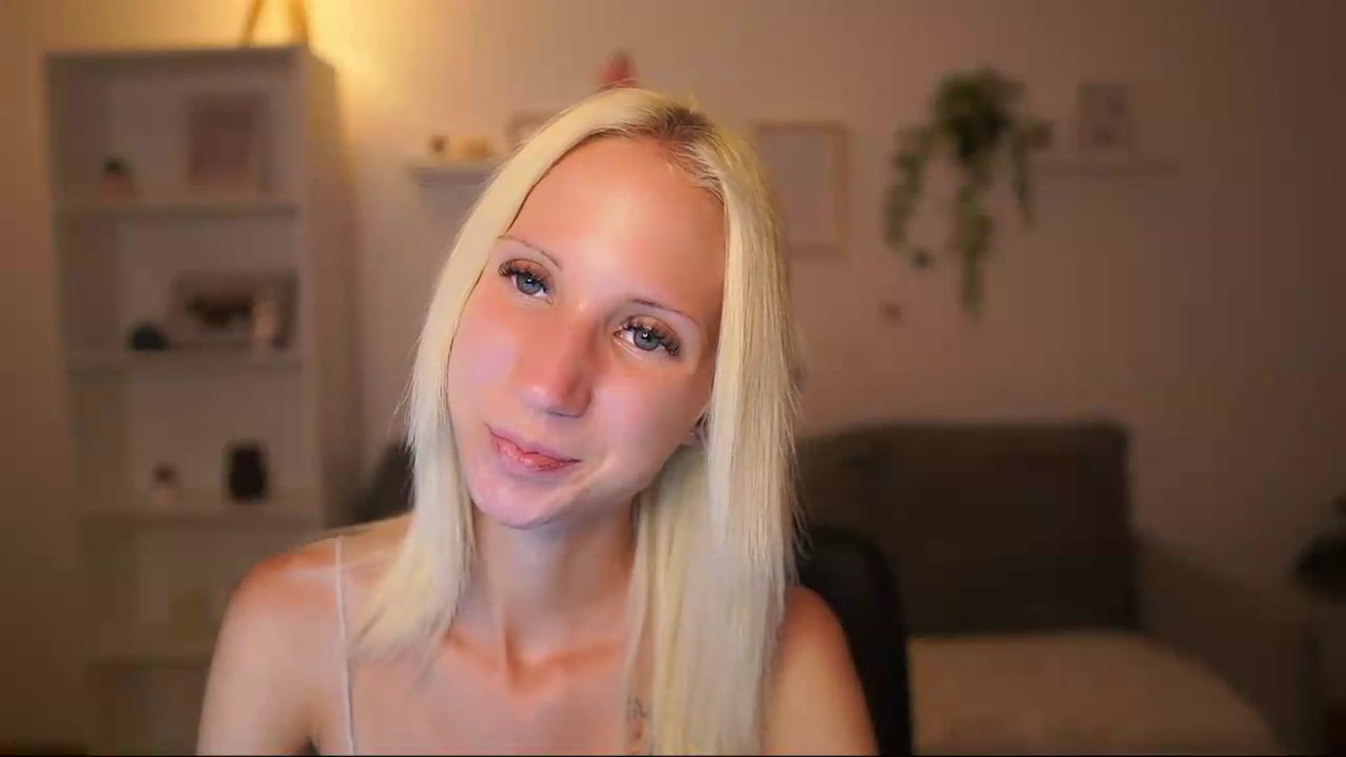Gallery image thumbnail from PierrePerri's myfreecams stream on, 08/10/2026, 22:43 image 3 of 20