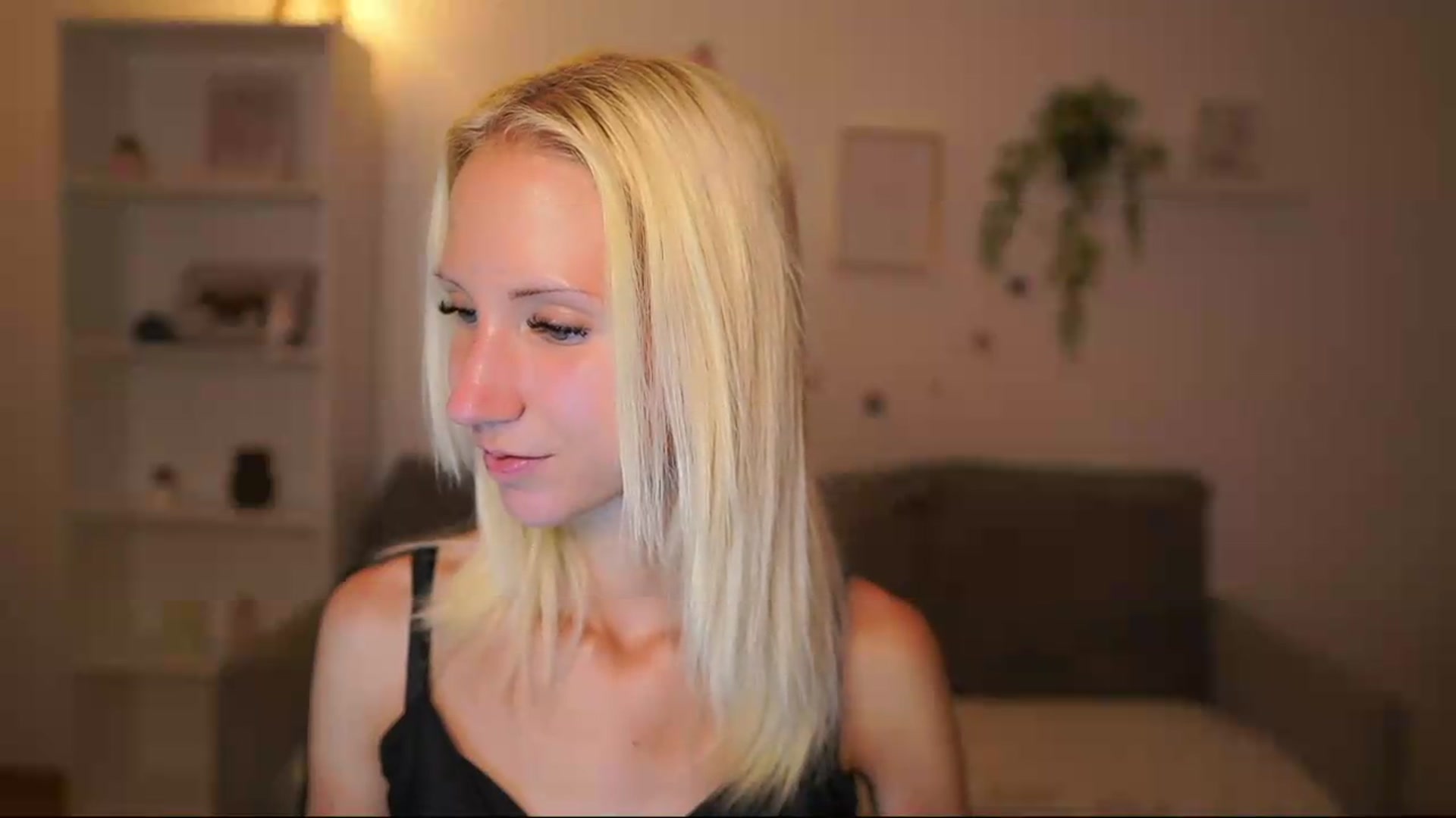 Gallery image thumbnail from PierrePerri's myfreecams stream on, 08/11/2026, 19:24 image 19 of 20