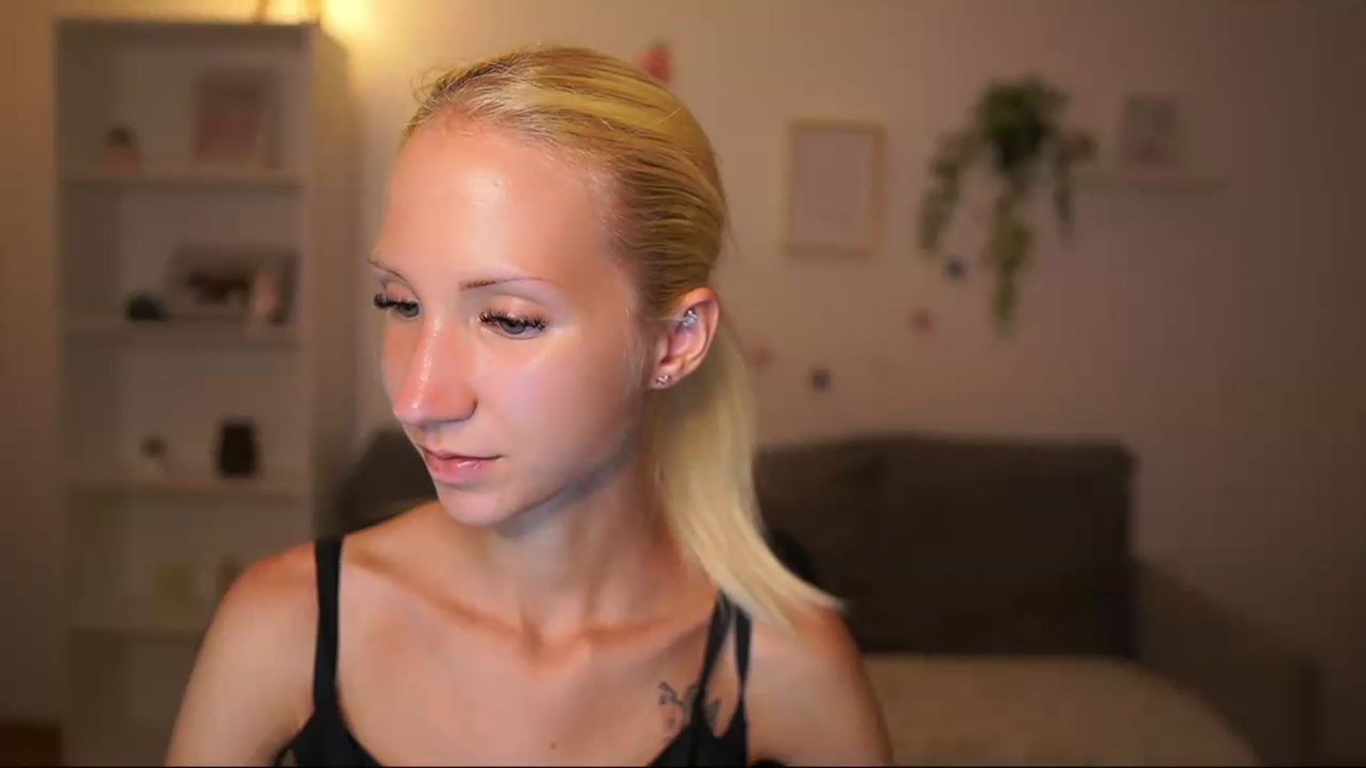 Gallery image thumbnail from PierrePerri's myfreecams stream on, 08/11/2026, 21:40 image 6 of 20