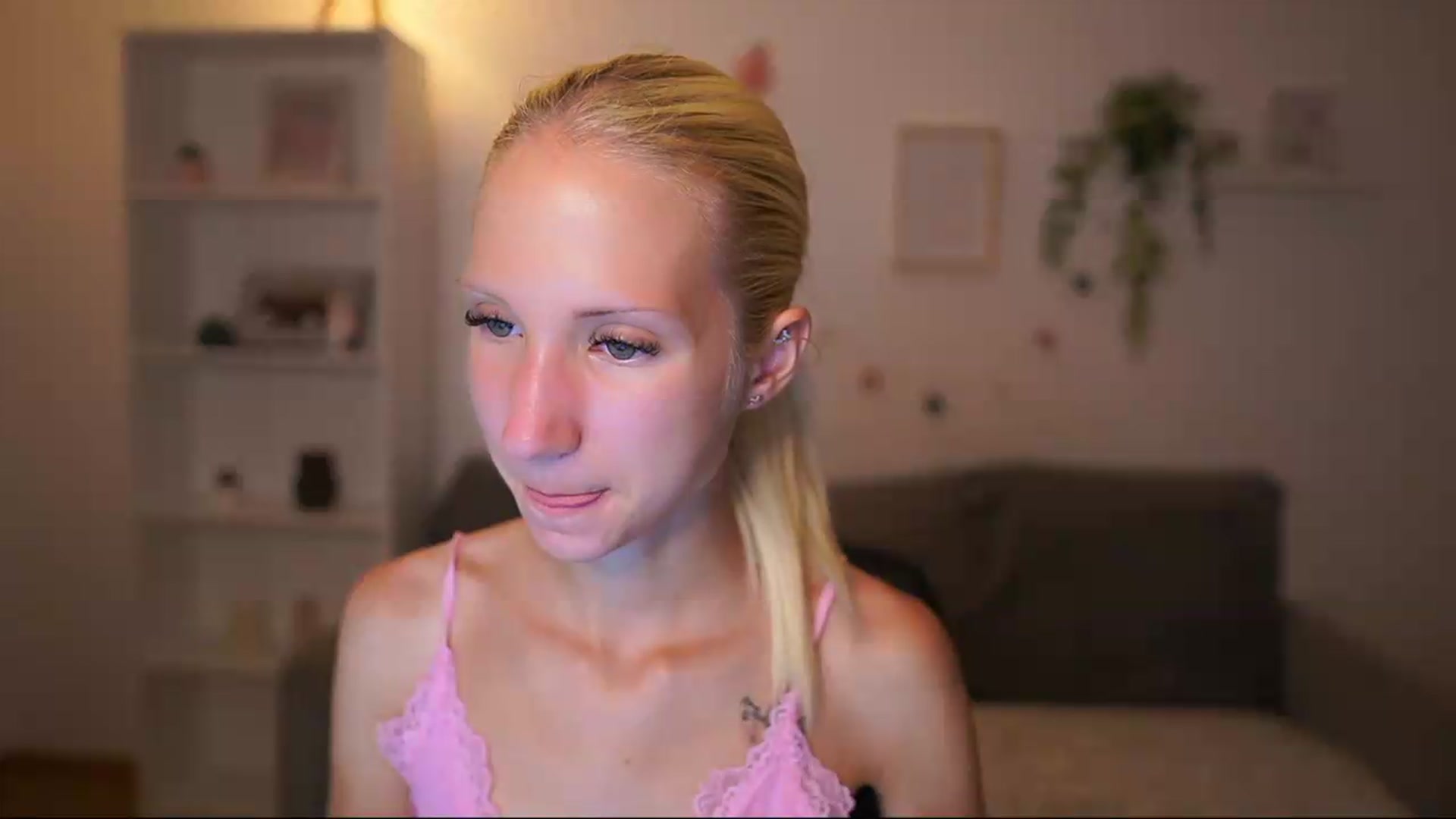 Gallery image thumbnail from PierrePerri's myfreecams stream on, 08/12/2026, 19:19 image 14 of 20