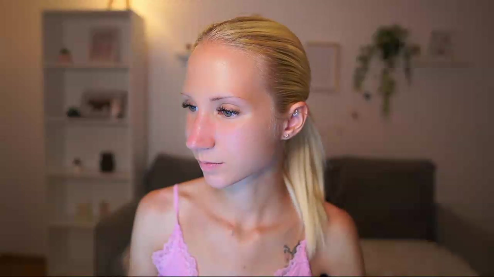 Gallery image thumbnail from PierrePerri's myfreecams stream on, 08/12/2026, 19:19 image 15 of 20