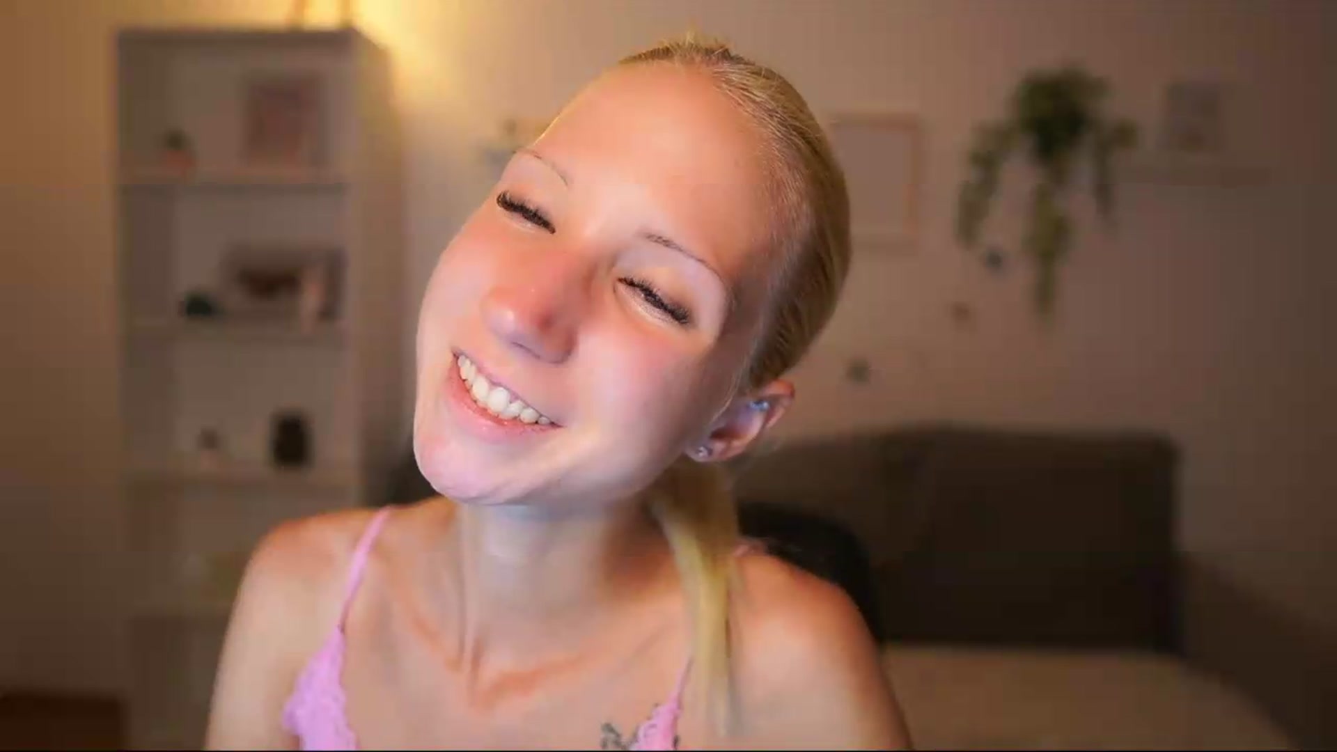 Gallery image thumbnail from PierrePerri's myfreecams stream on, 08/12/2026, 19:19 image 7 of 20