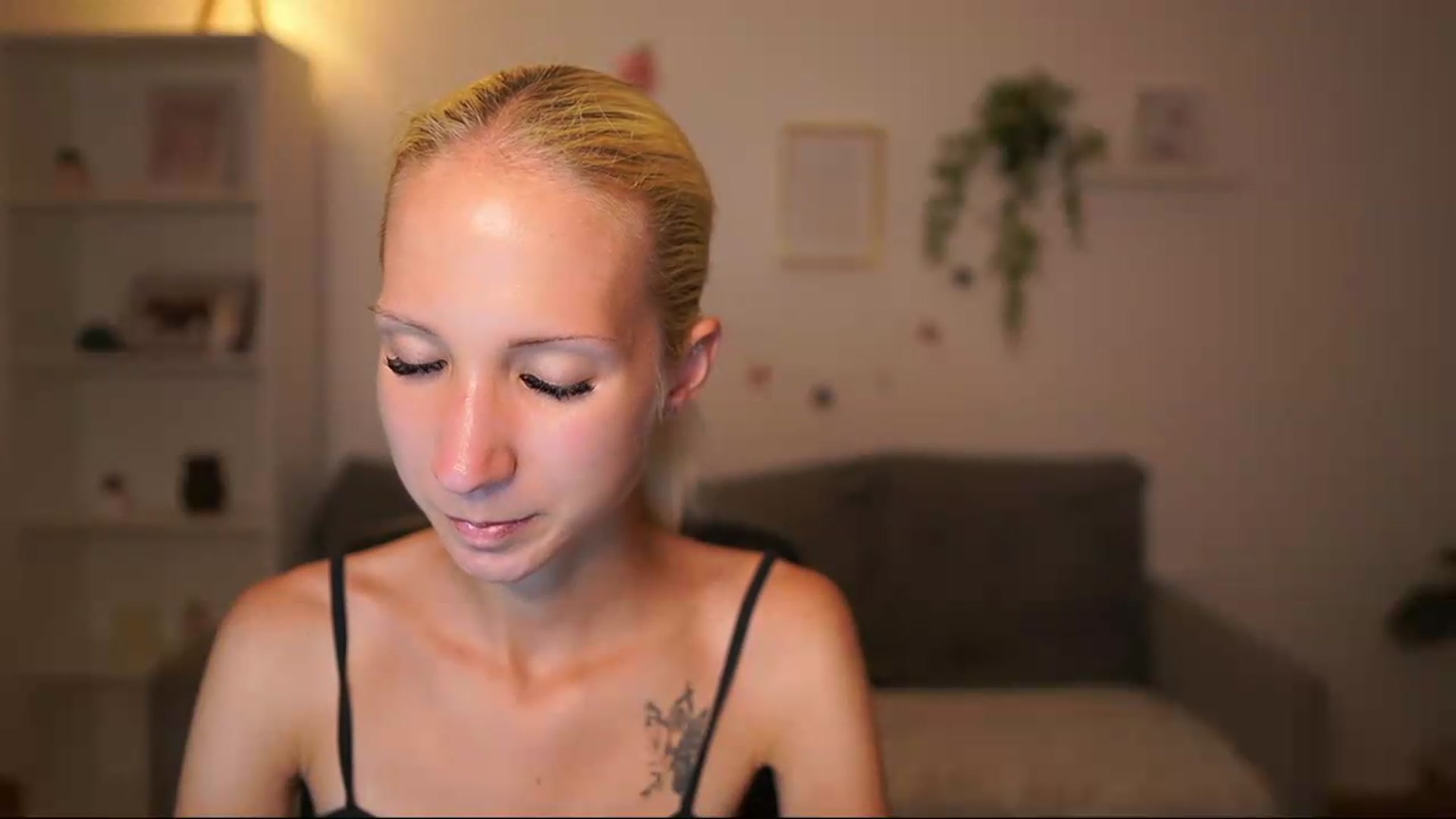 Gallery image thumbnail from PierrePerri's myfreecams stream on, 08/13/2026, 20:43 image 17 of 20