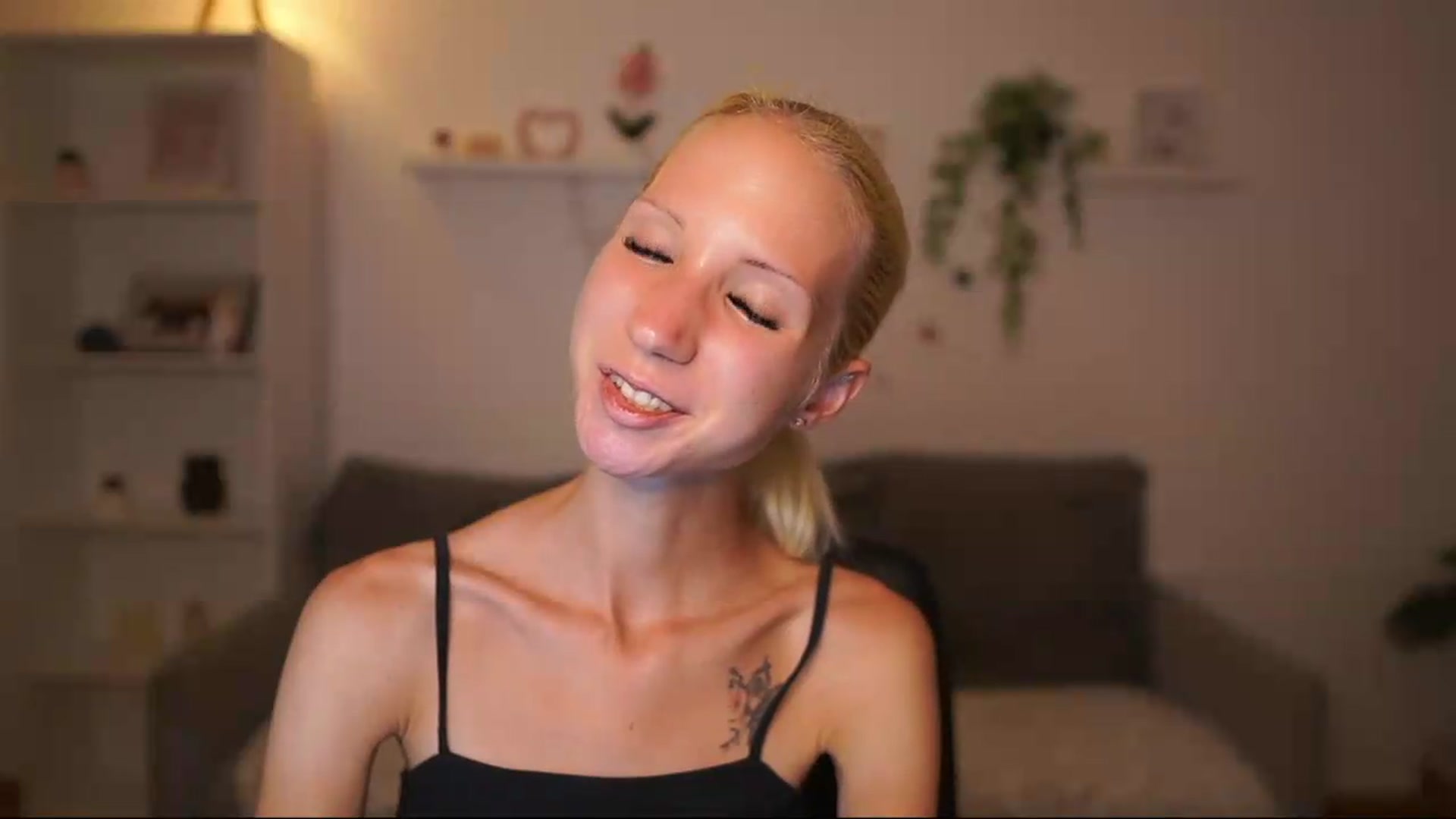 Gallery image thumbnail from PierrePerri's myfreecams stream on, 08/13/2026, 22:05 image 18 of 20