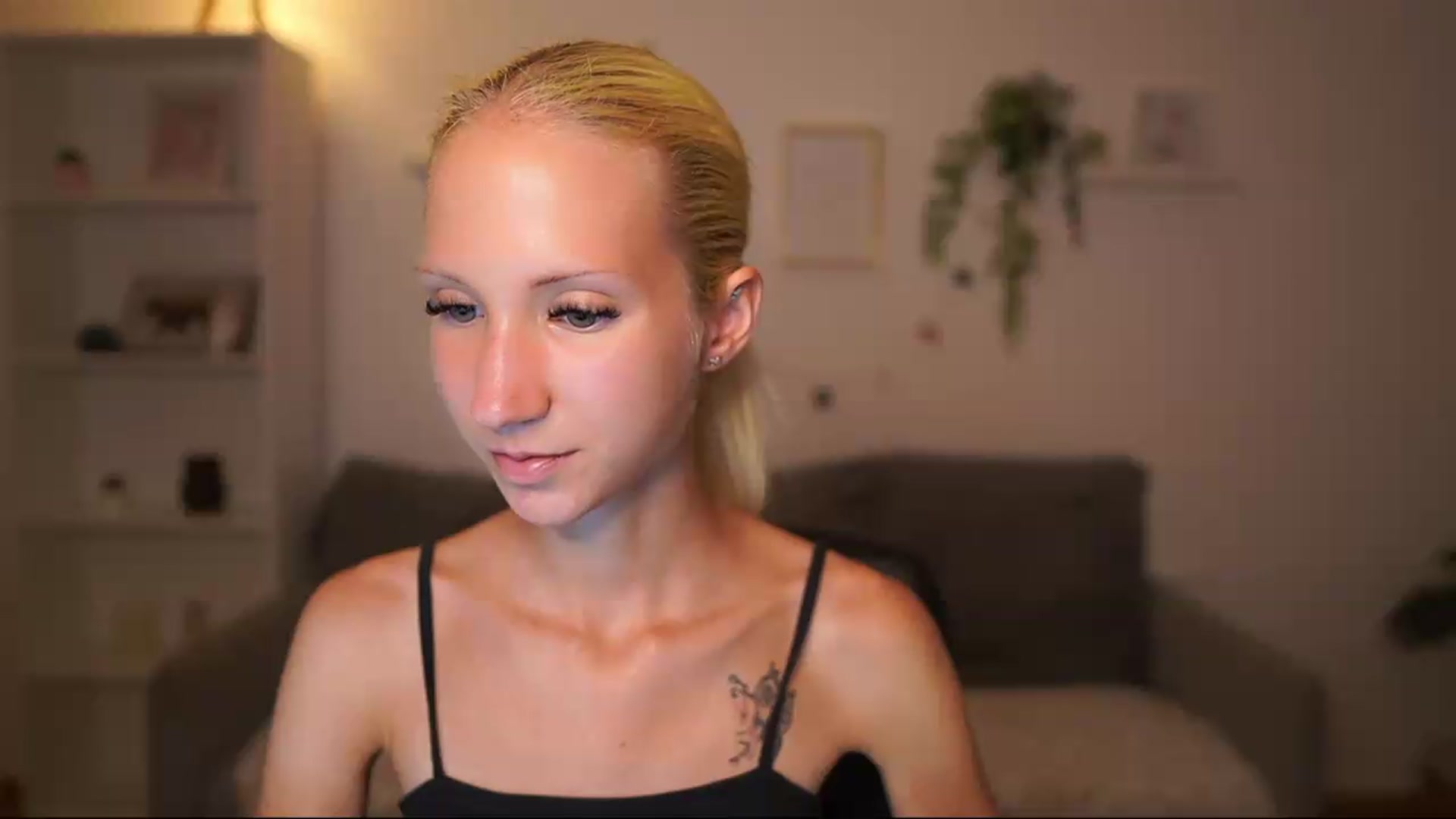 Gallery image thumbnail from PierrePerri's myfreecams stream on, 08/13/2026, 22:05 image 15 of 20