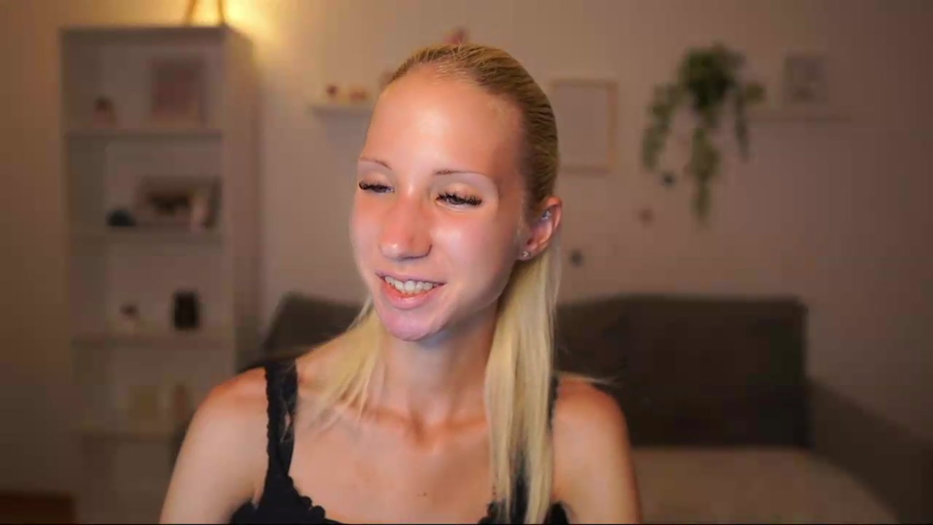 Gallery image thumbnail from PierrePerri's myfreecams stream on, 08/20/2026, 20:38 image 19 of 20