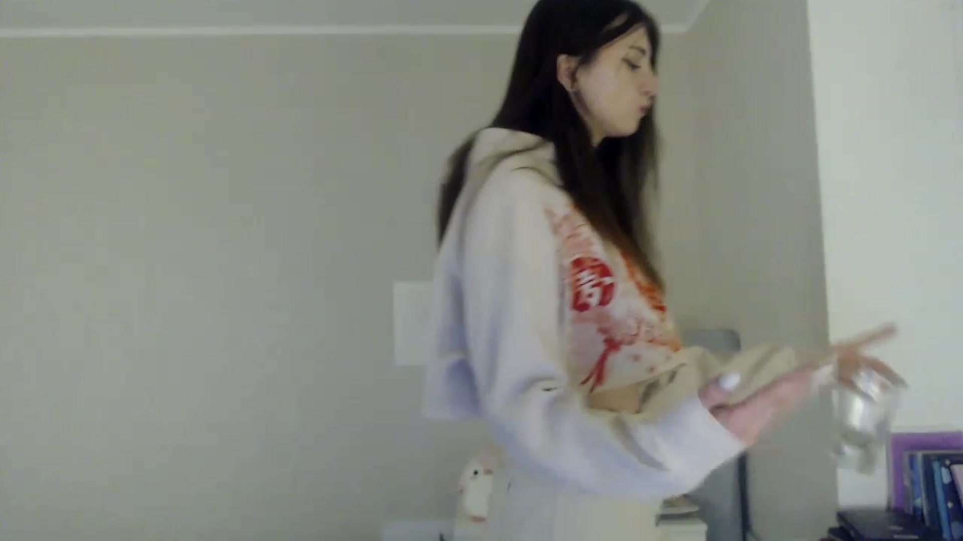 Gallery image thumbnail from Pikacchu's myfreecams stream on, 01/27/2023, 24:20 image 8 of 20