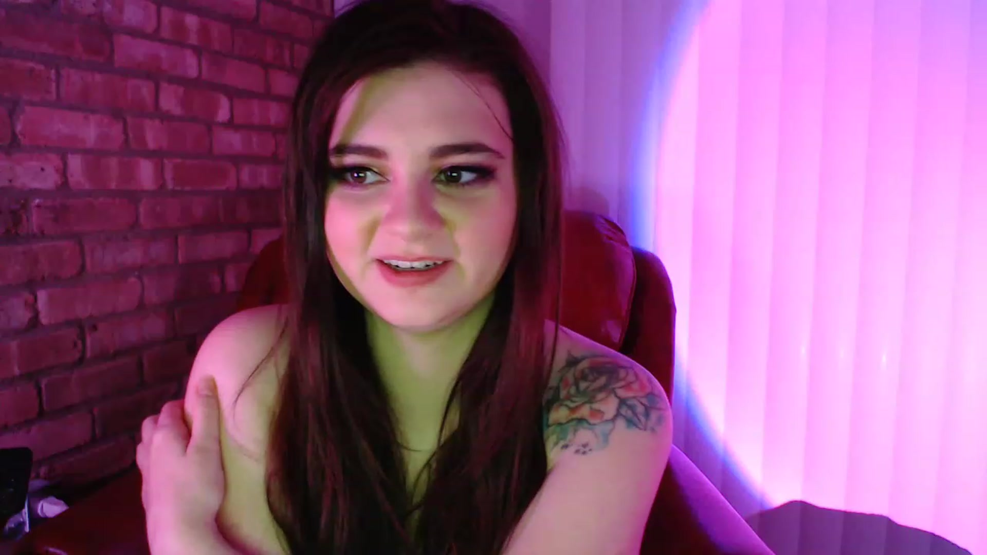 Gallery image thumbnail from PillowPrncess's myfreecams stream on, 11/18/2022, 04:42 image 20 of 20