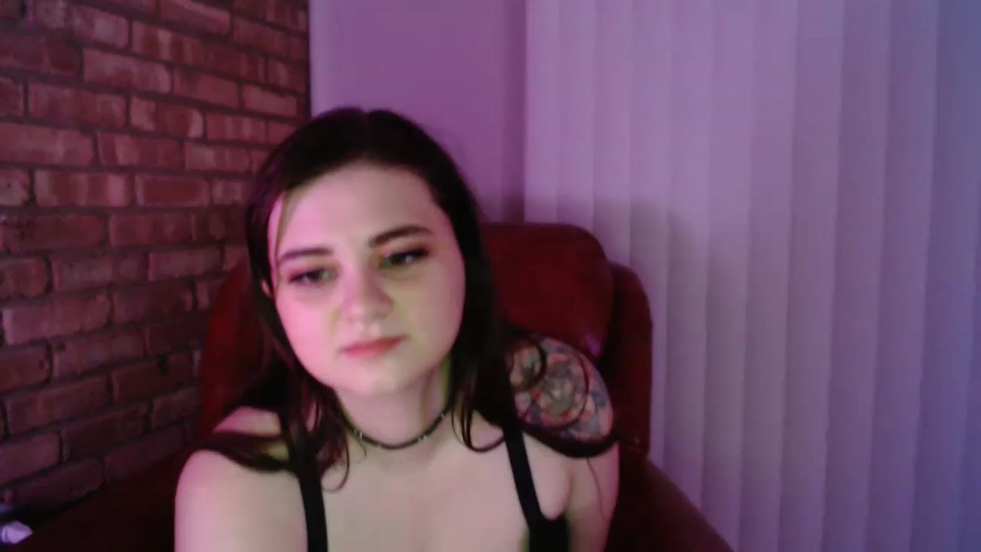 Gallery image thumbnail from PillowPrncess's myfreecams stream on, 11/25/2022, 03:34 image 8 of 20
