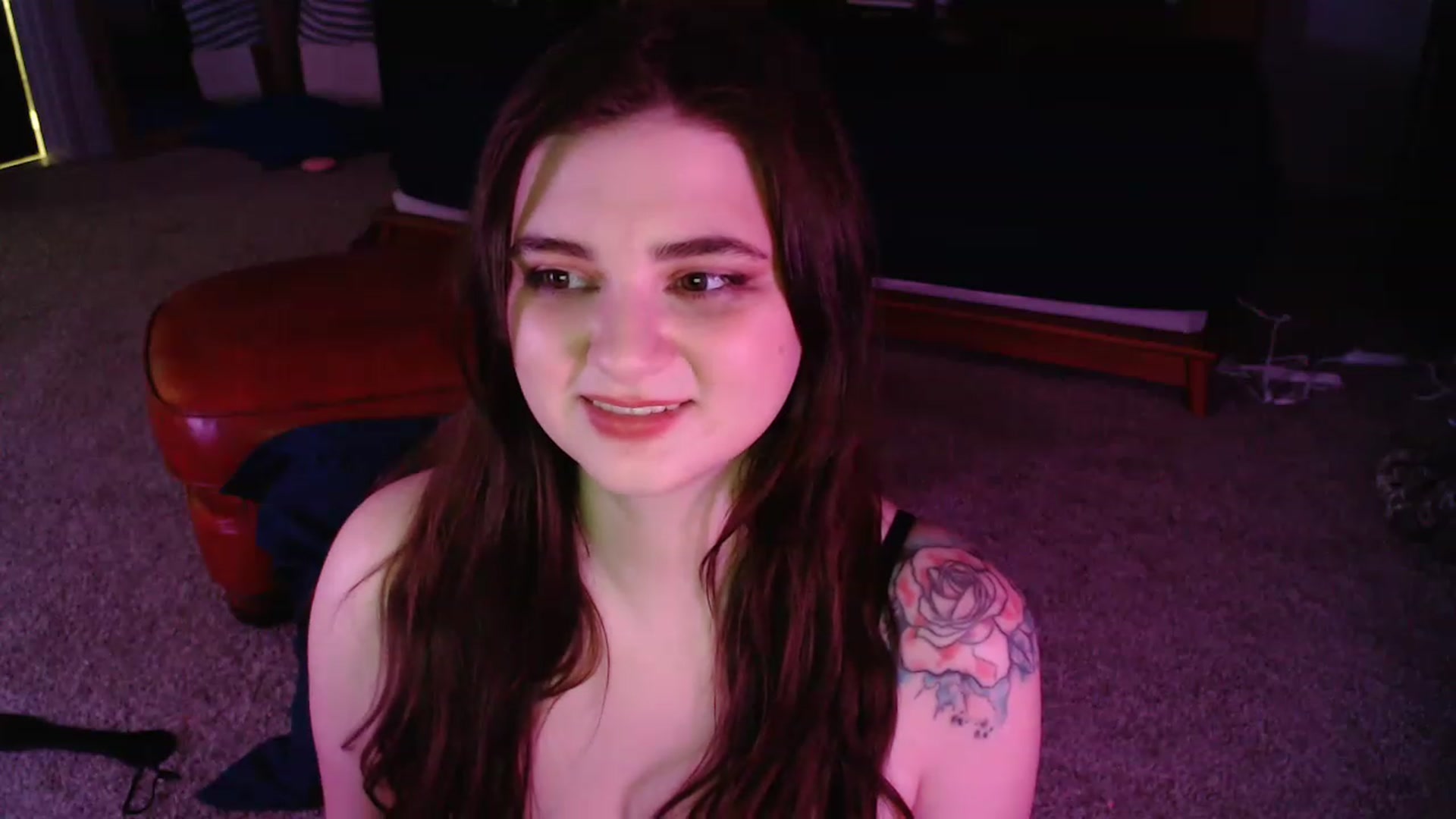 Gallery image thumbnail from PillowPrncess's myfreecams stream on, 12/18/2022, 08:05 image 18 of 20